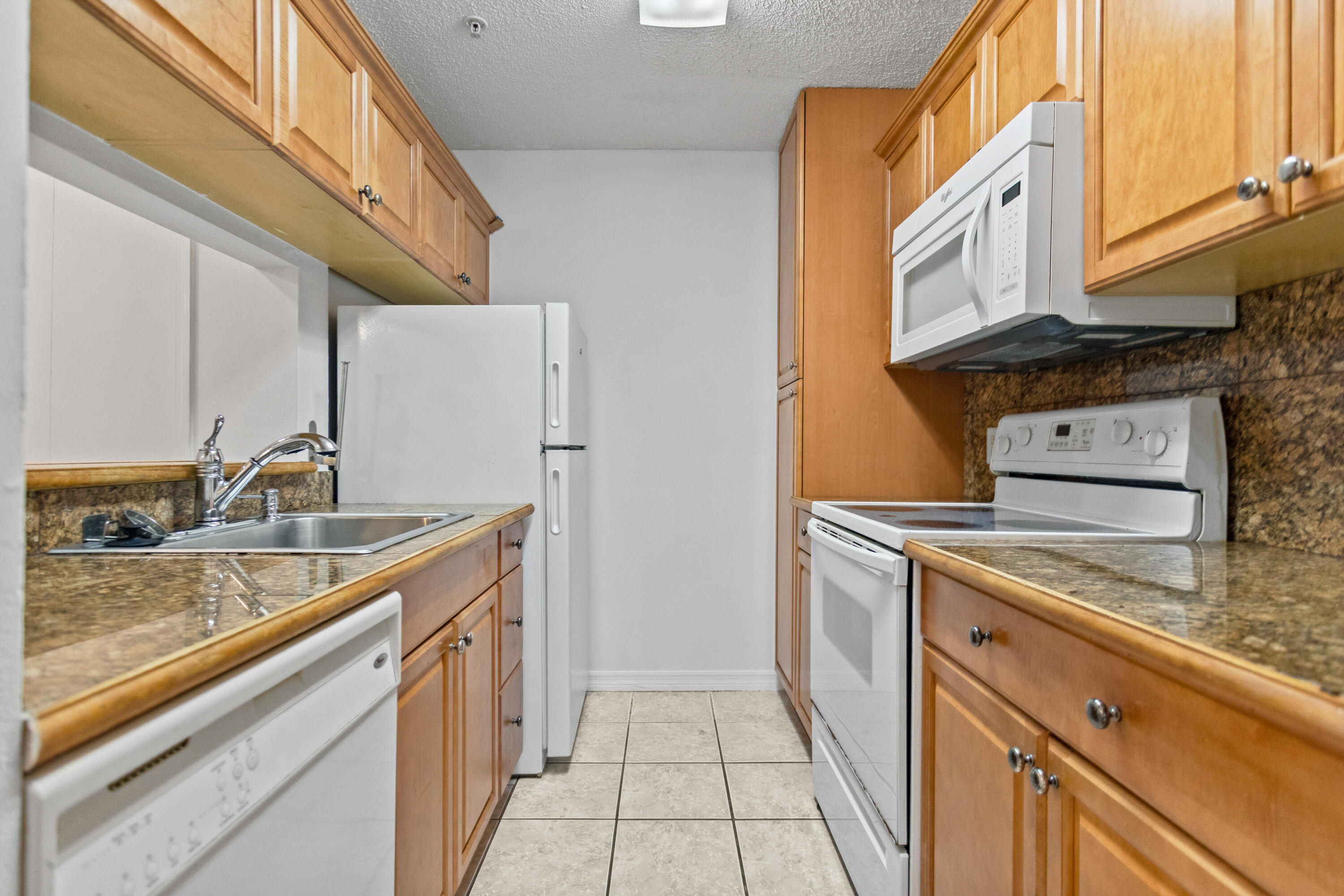 BOYNTON LANDINGS CONDO - Residential Lease