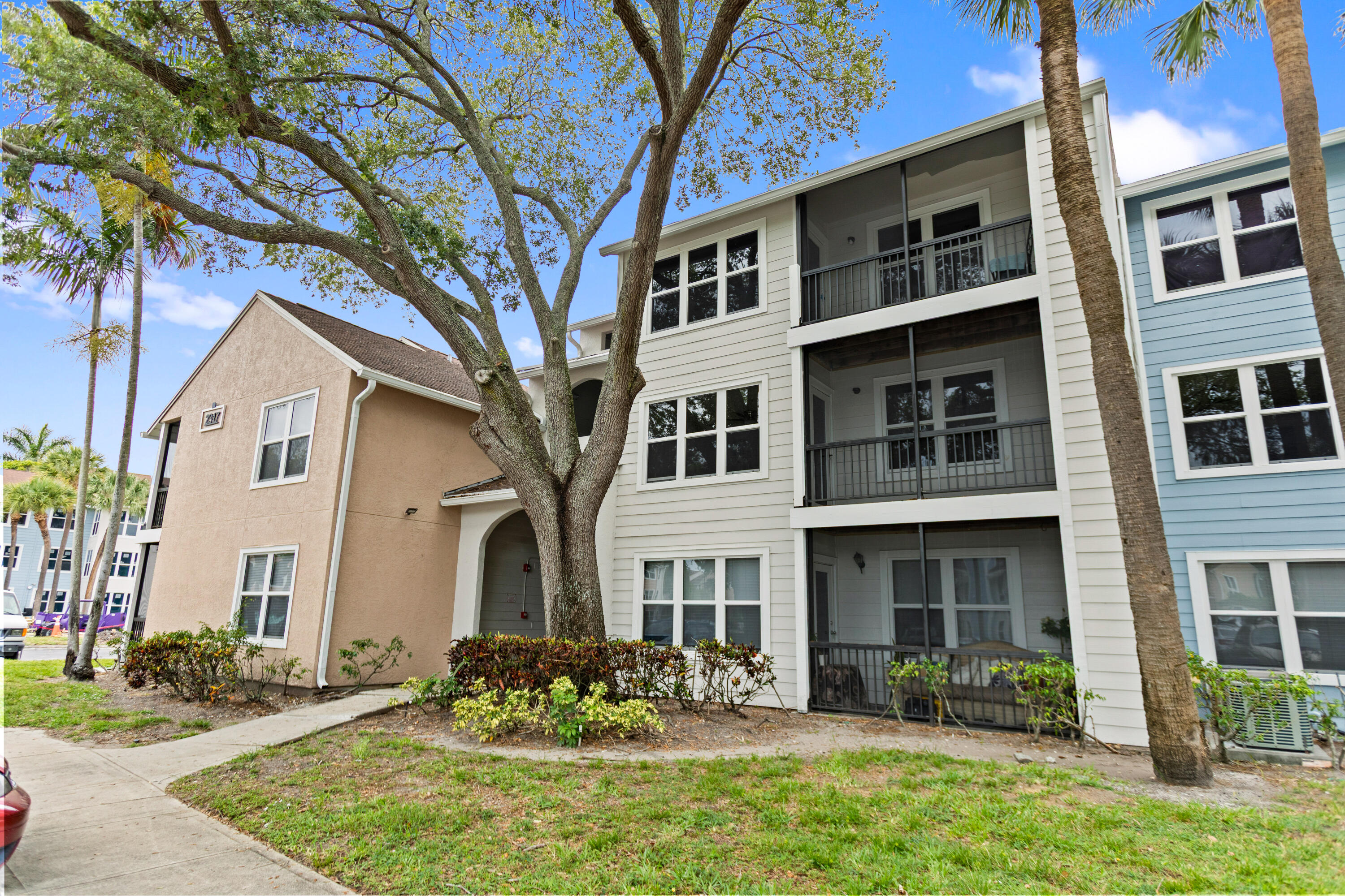 BOYNTON LANDINGS CONDO - Residential Lease