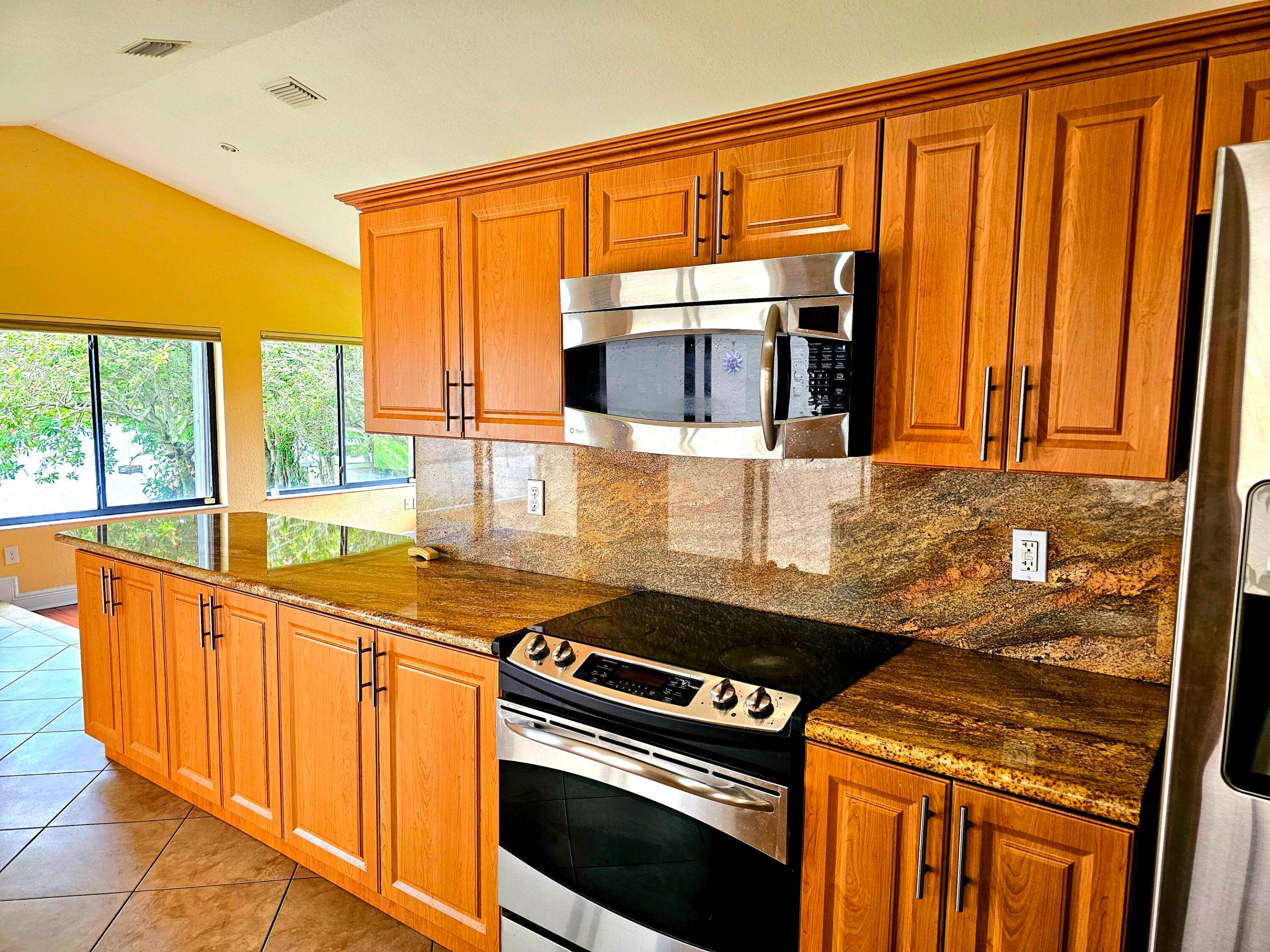 PATIO VILLAS SECTION ONE AT BONAVENTURE - Residential