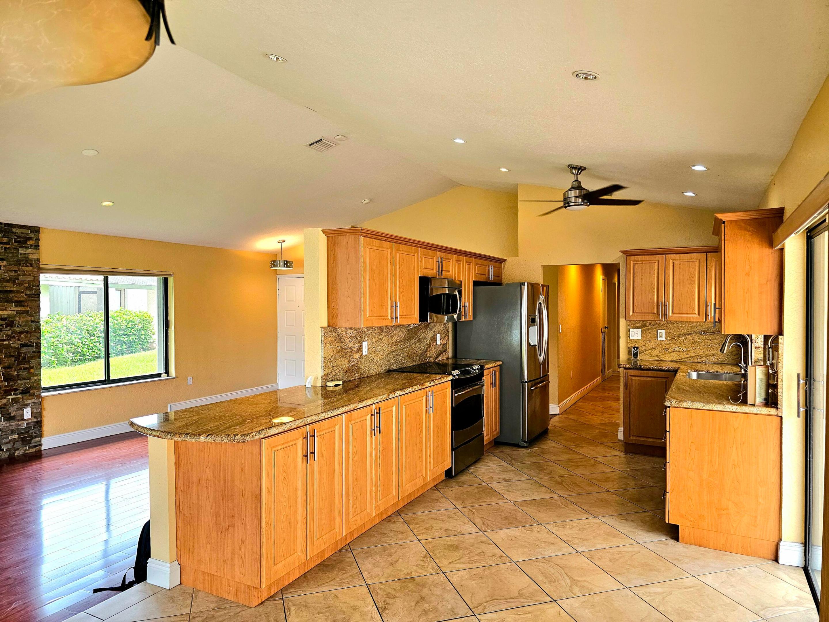 PATIO VILLAS SECTION ONE AT BONAVENTURE - Residential
