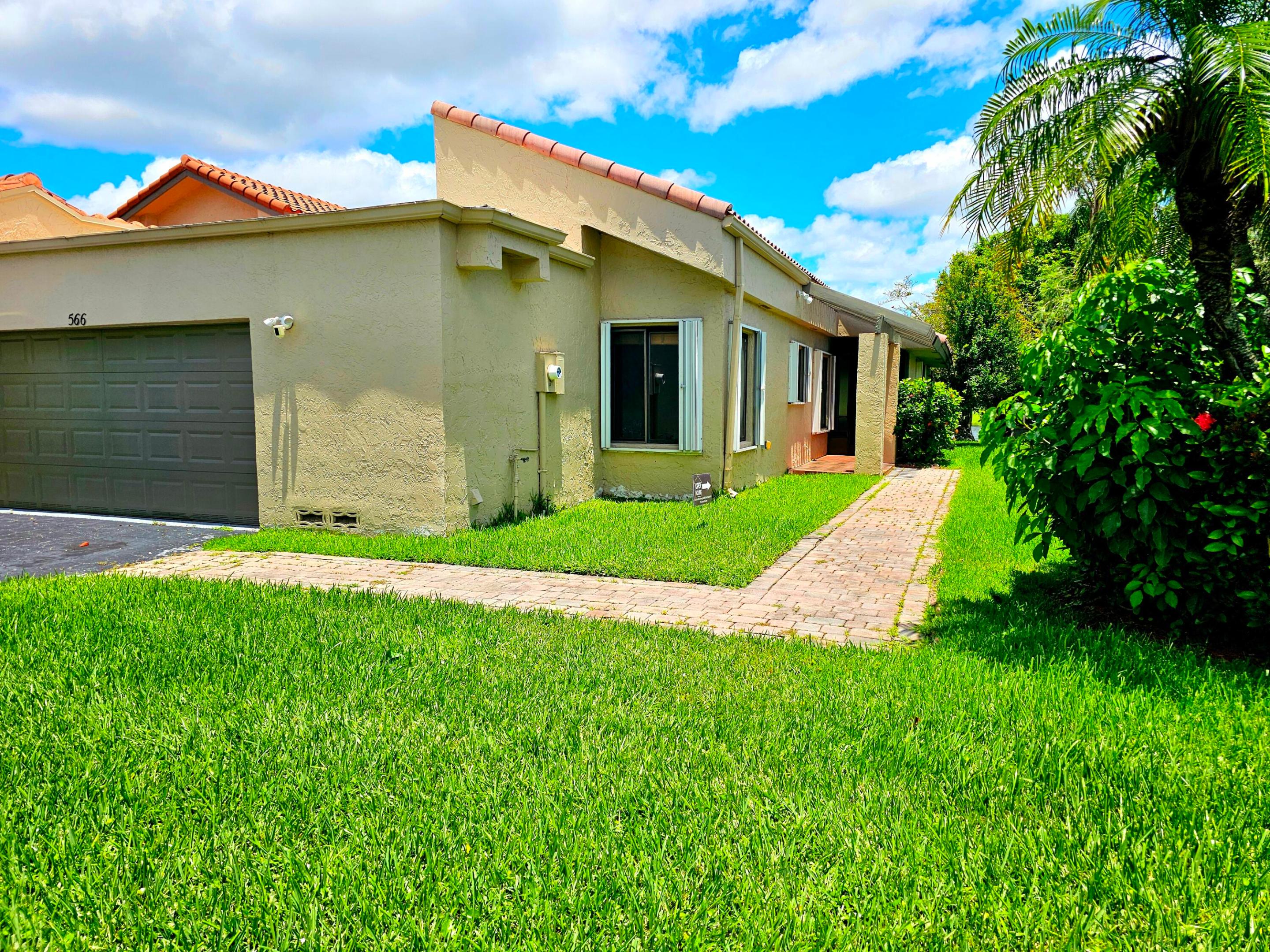 PATIO VILLAS SECTION ONE AT BONAVENTURE - Residential