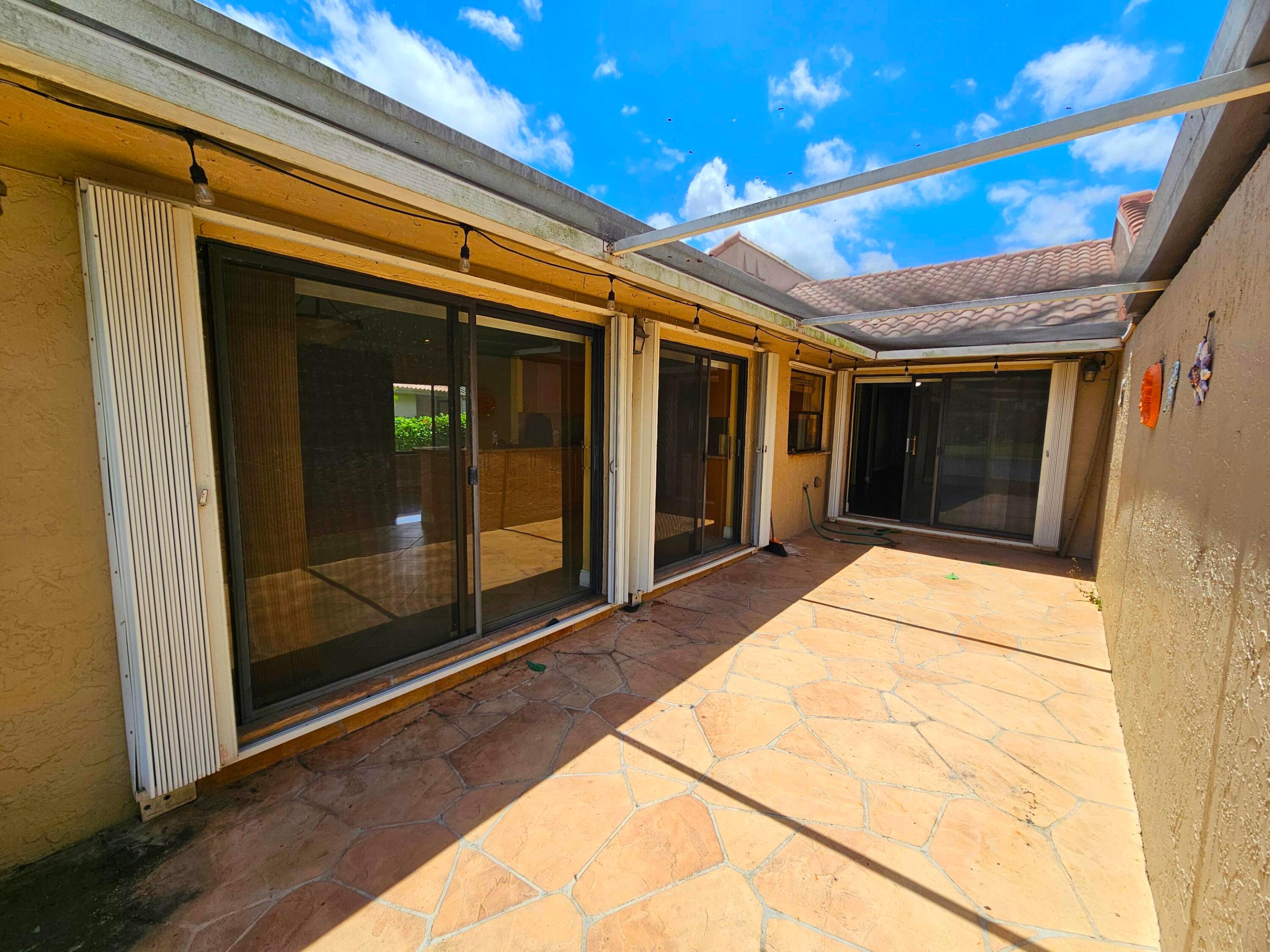 PATIO VILLAS SECTION ONE AT BONAVENTURE - Residential