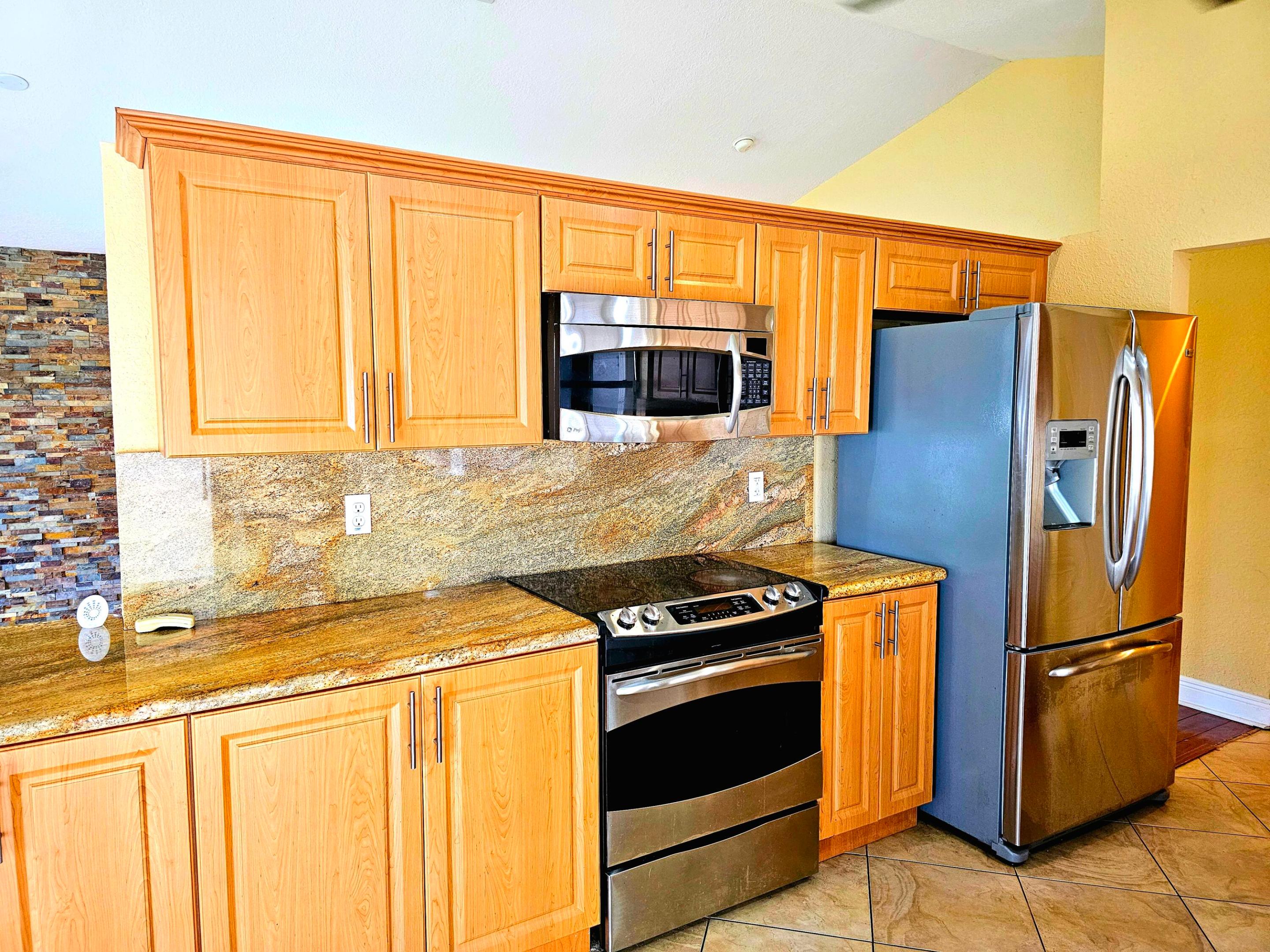 PATIO VILLAS SECTION ONE AT BONAVENTURE - Residential