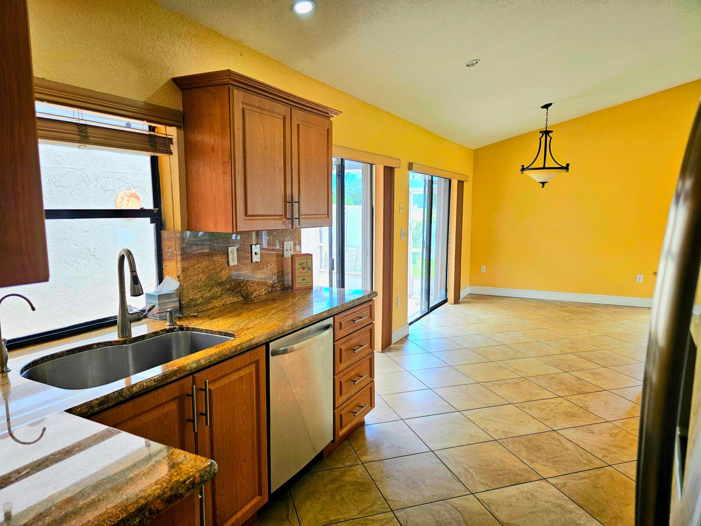 PATIO VILLAS SECTION ONE AT BONAVENTURE - Residential