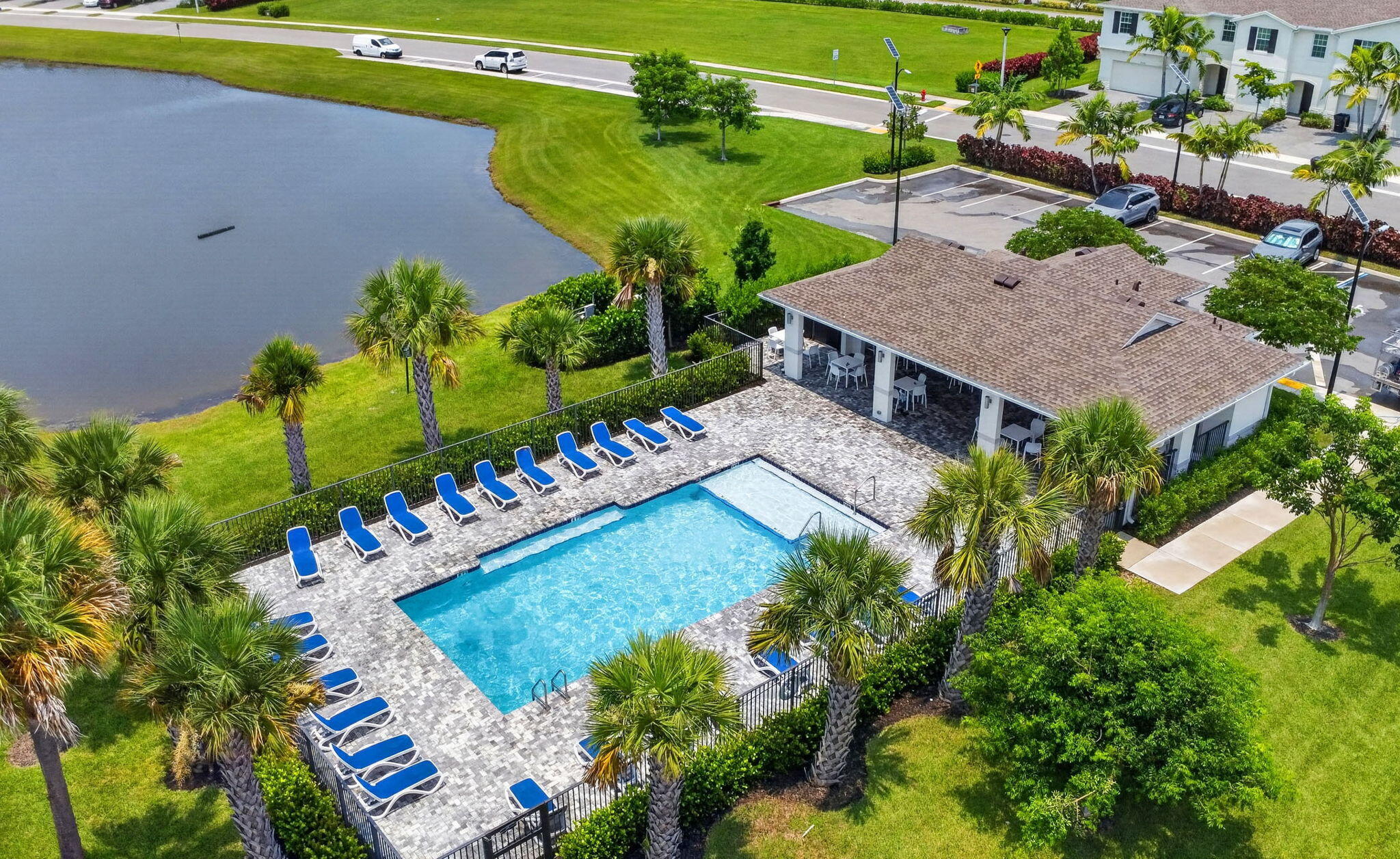 LAKESHORE AT THE FOUNTAINS REPLAT - Residential
