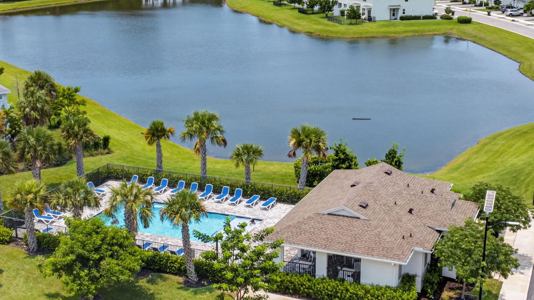 LAKESHORE AT THE FOUNTAINS REPLAT - Residential