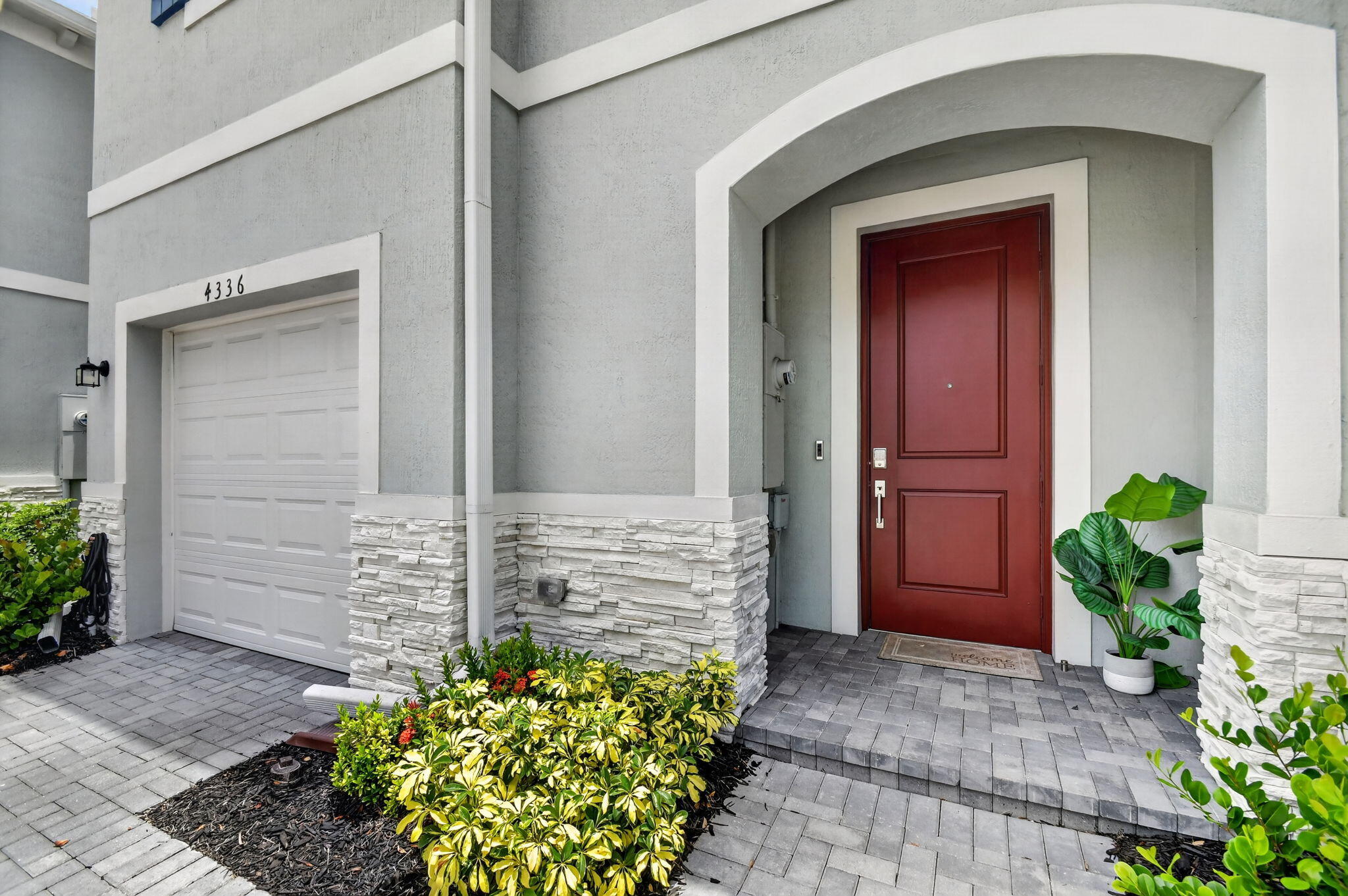 LAKESHORE AT THE FOUNTAINS REPLAT - Residential
