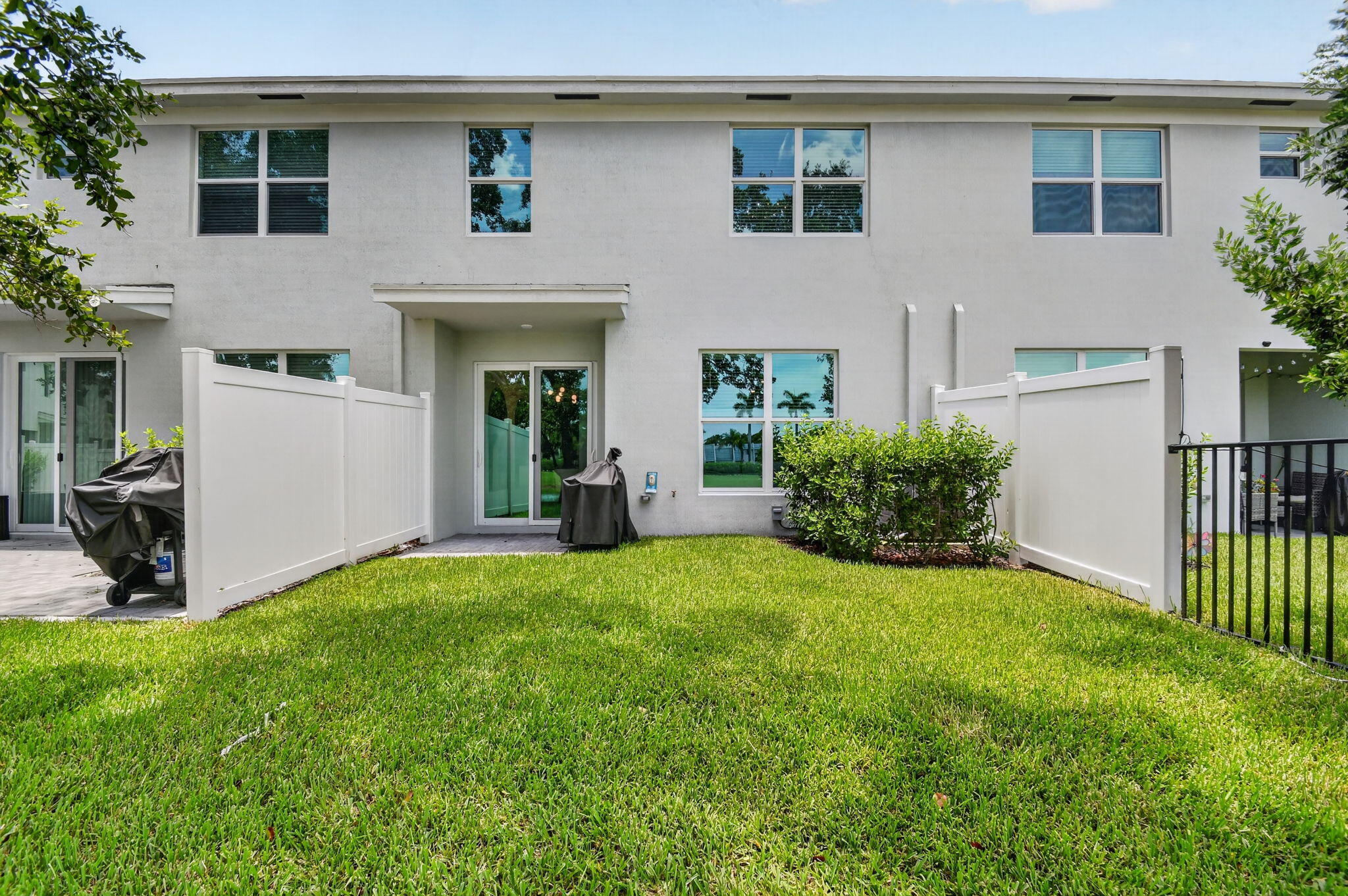 LAKESHORE AT THE FOUNTAINS REPLAT - Residential