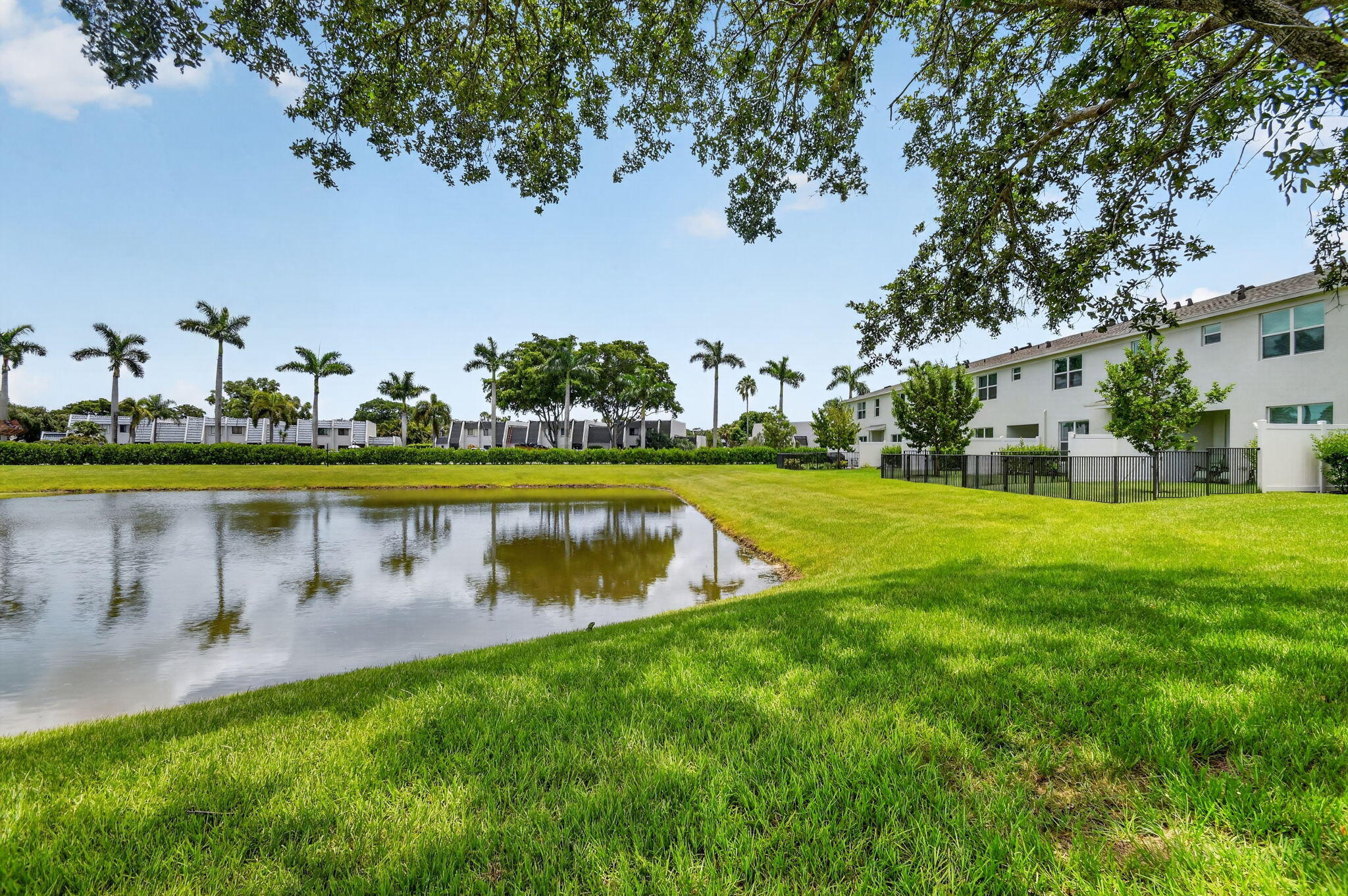 LAKESHORE AT THE FOUNTAINS REPLAT - Residential