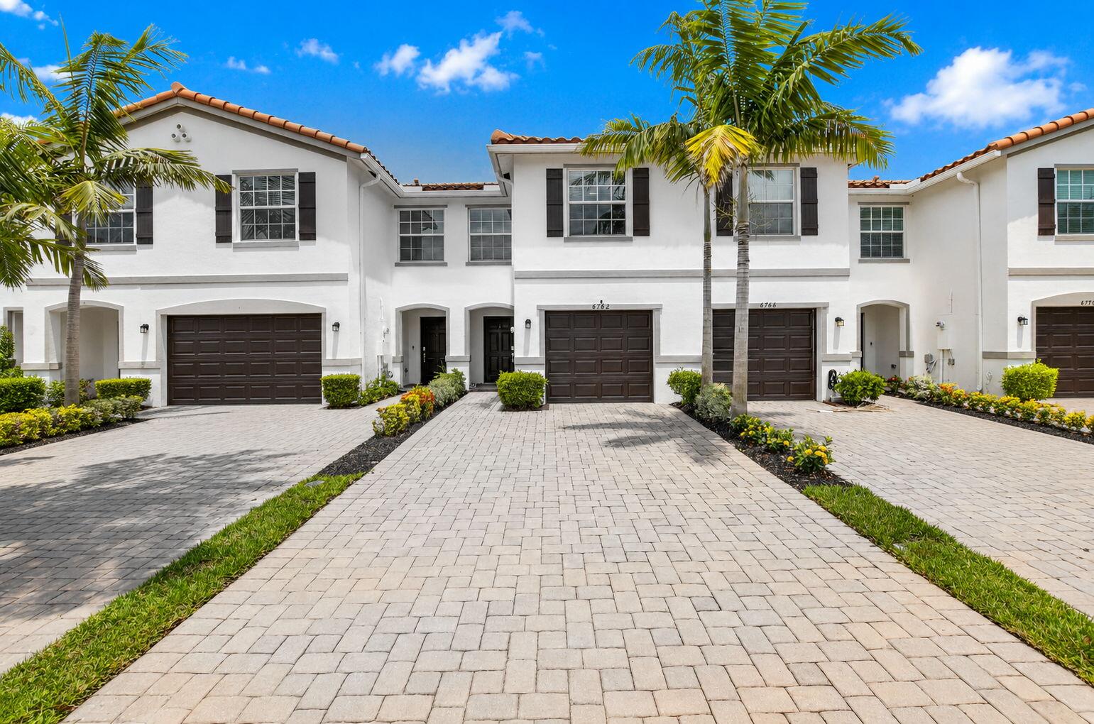 LAKEWOOD COVE - Residential