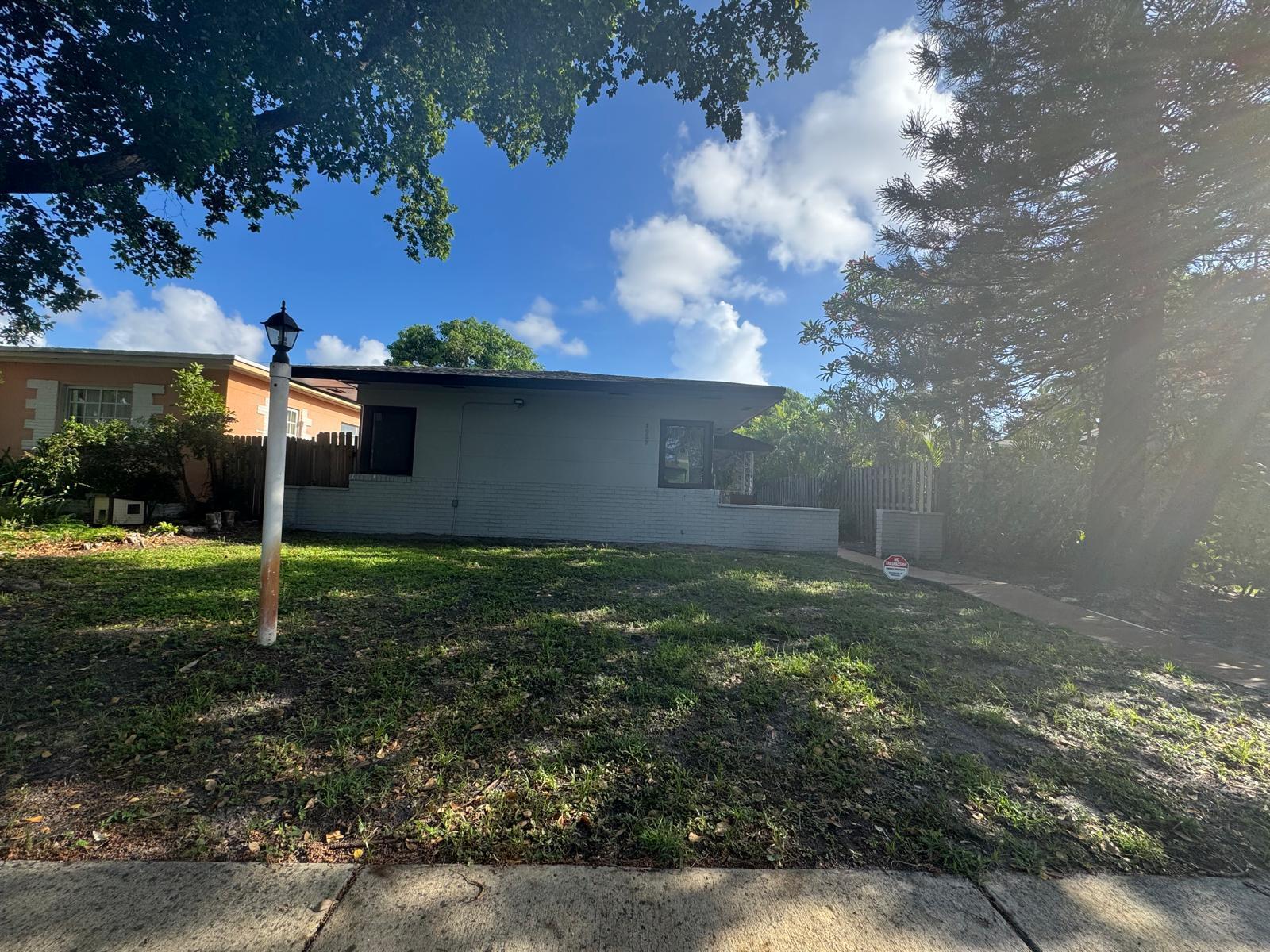 HOLLYWOOD SOUTH SIDE ADD NO 2 - Residential Income