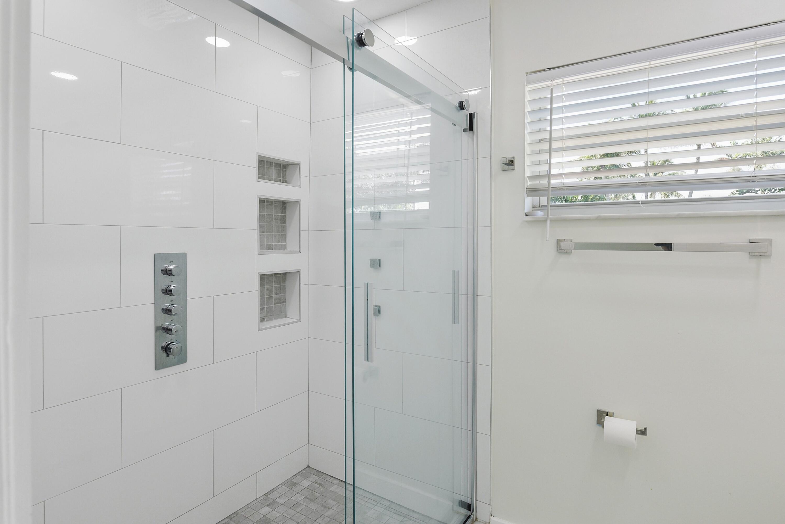 CORAL RIDGE ISLES - Residential