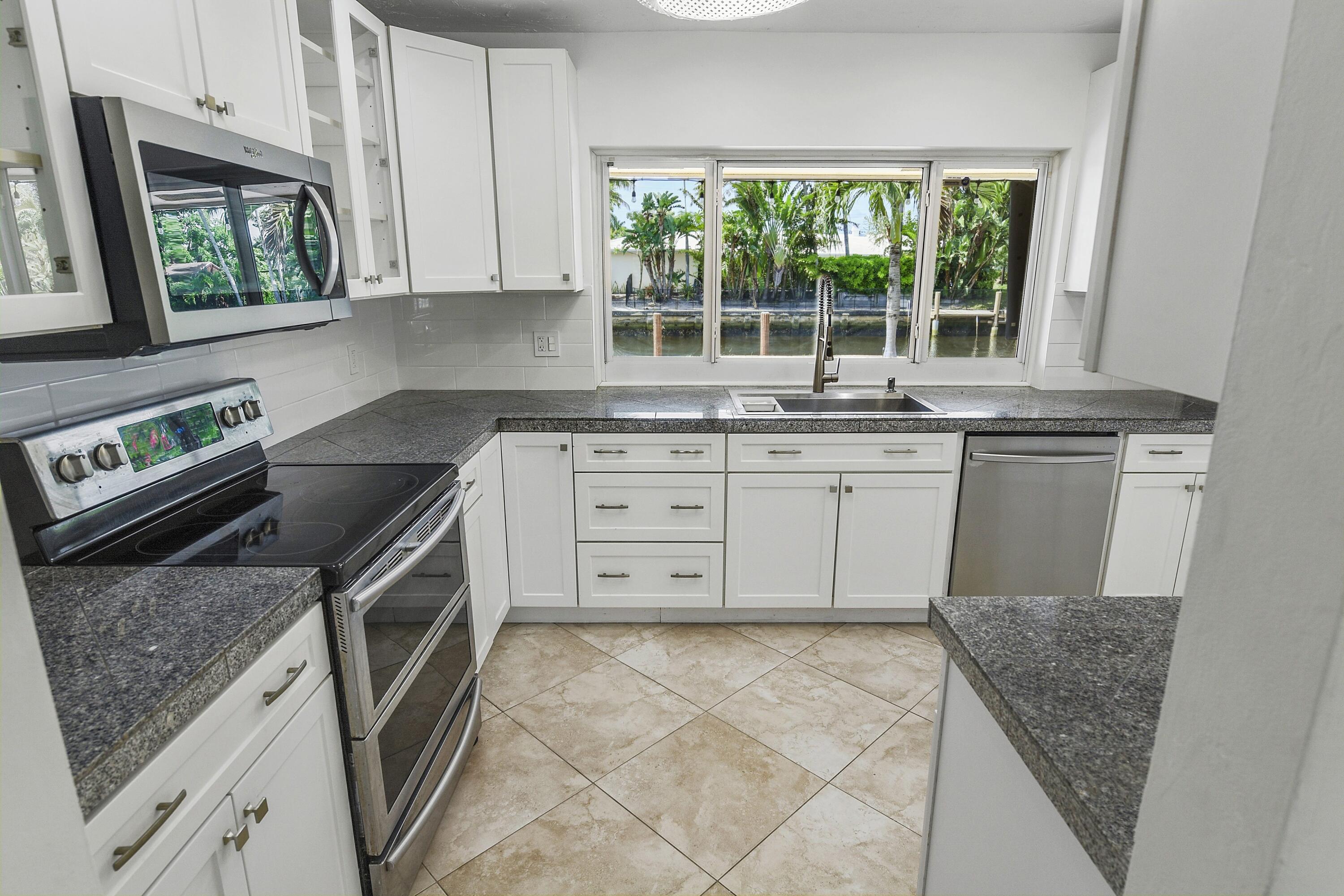 CORAL RIDGE ISLES - Residential