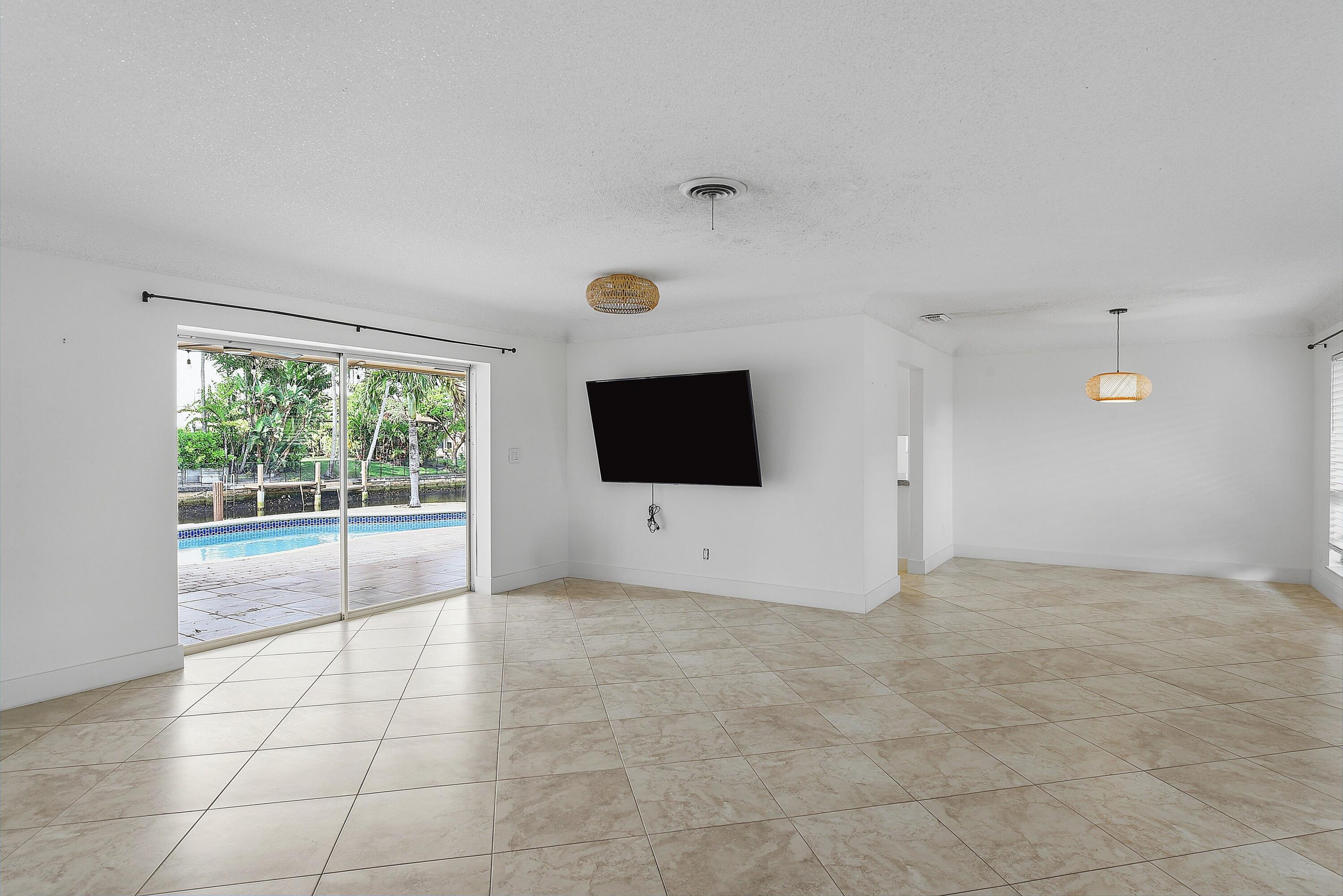 CORAL RIDGE ISLES - Residential