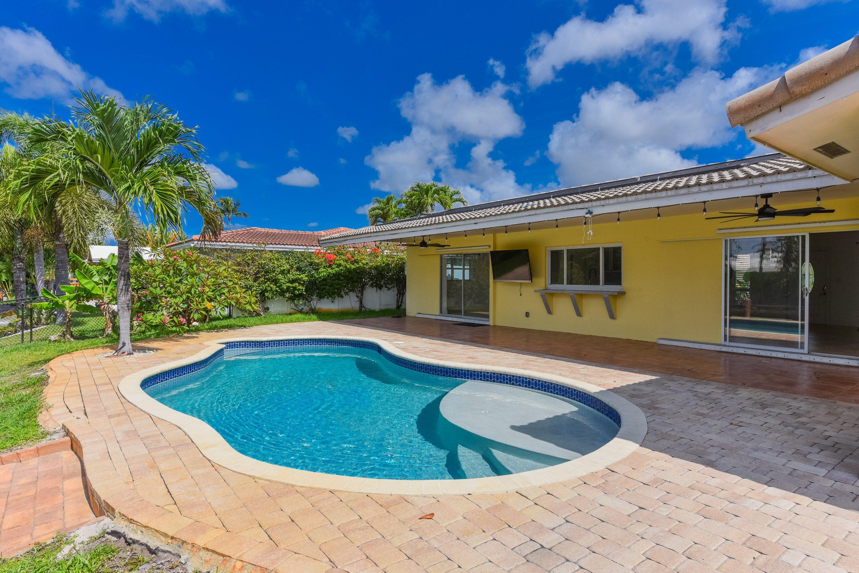 CORAL RIDGE ISLES - Residential