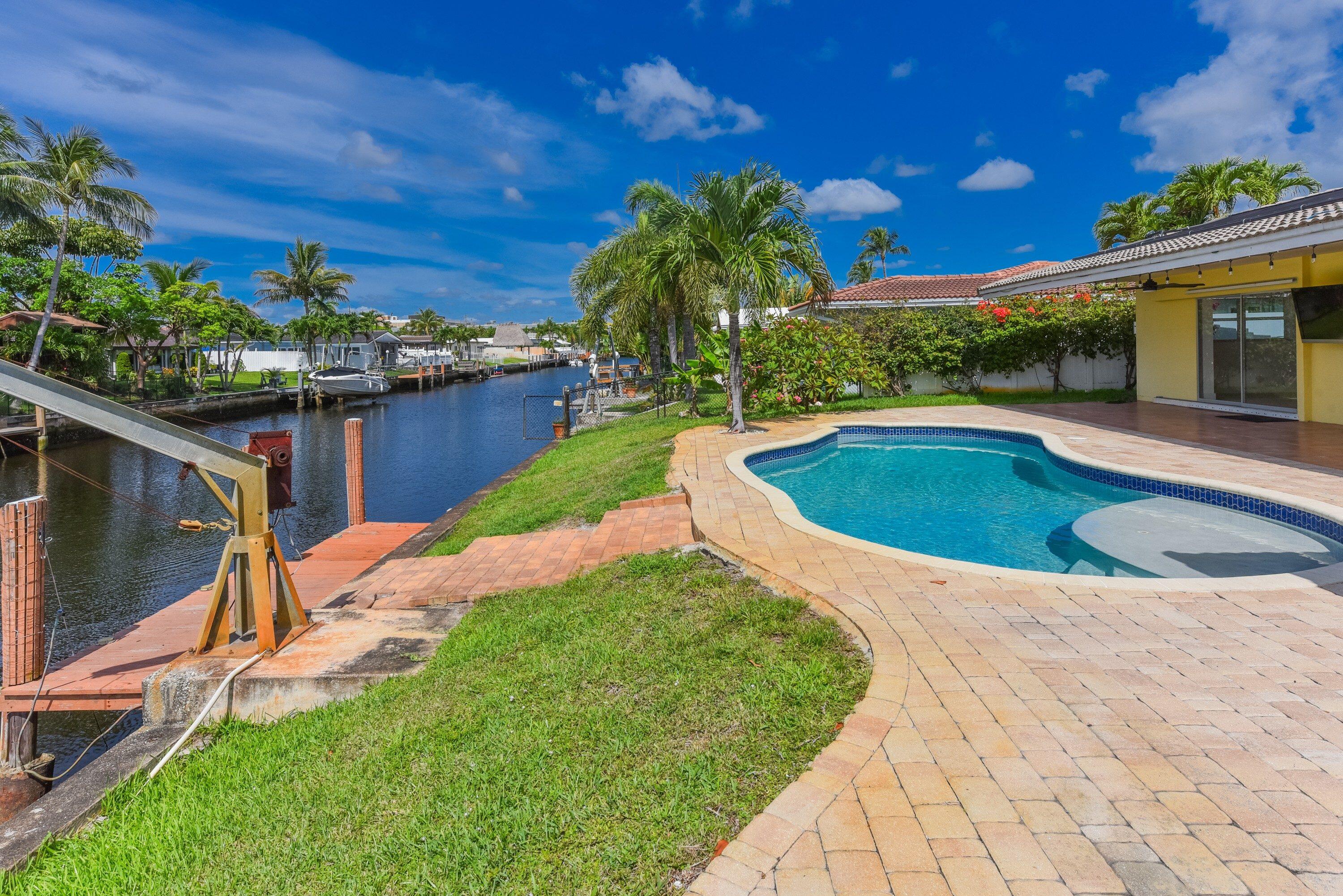 CORAL RIDGE ISLES - Residential