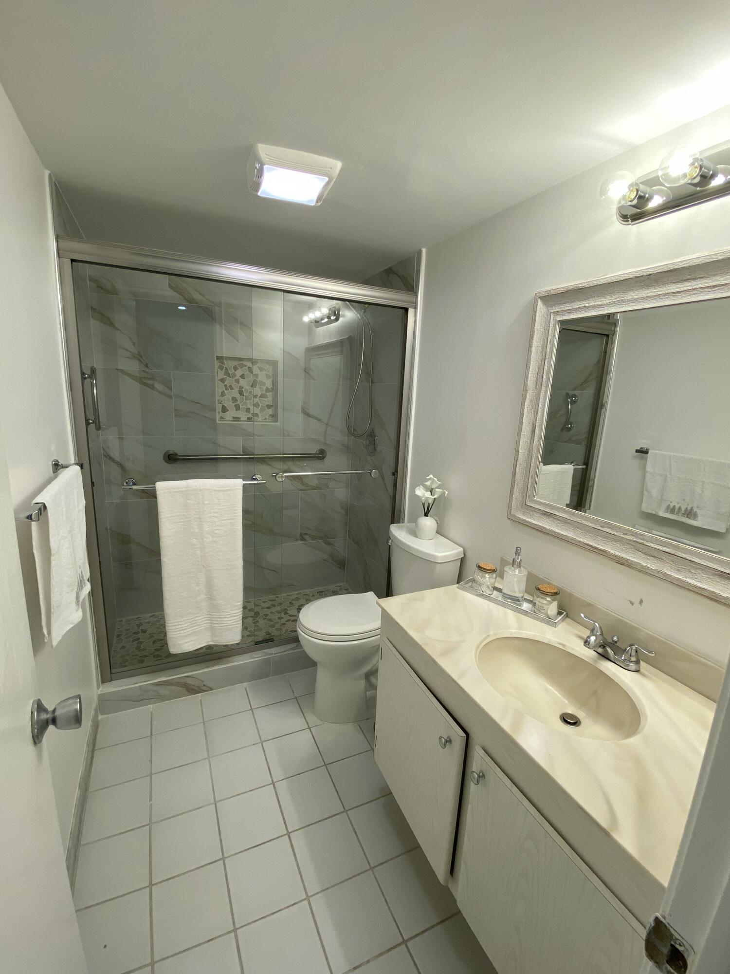 FOUNTAINS OF PALM BEACH CONDO 7 - Residential