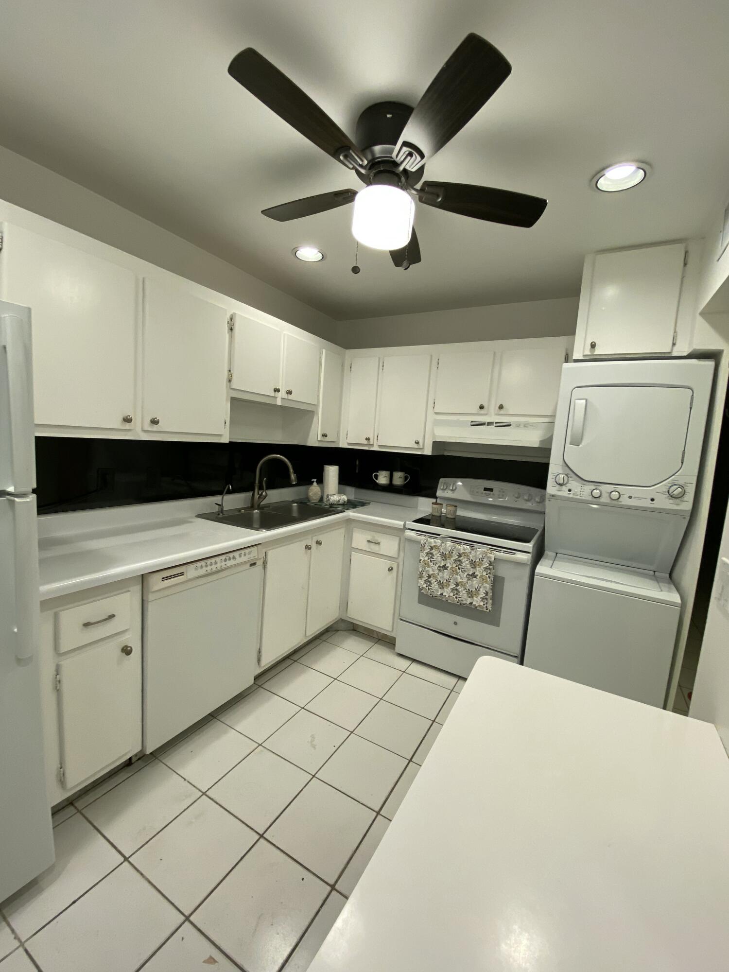 FOUNTAINS OF PALM BEACH CONDO 7 - Residential