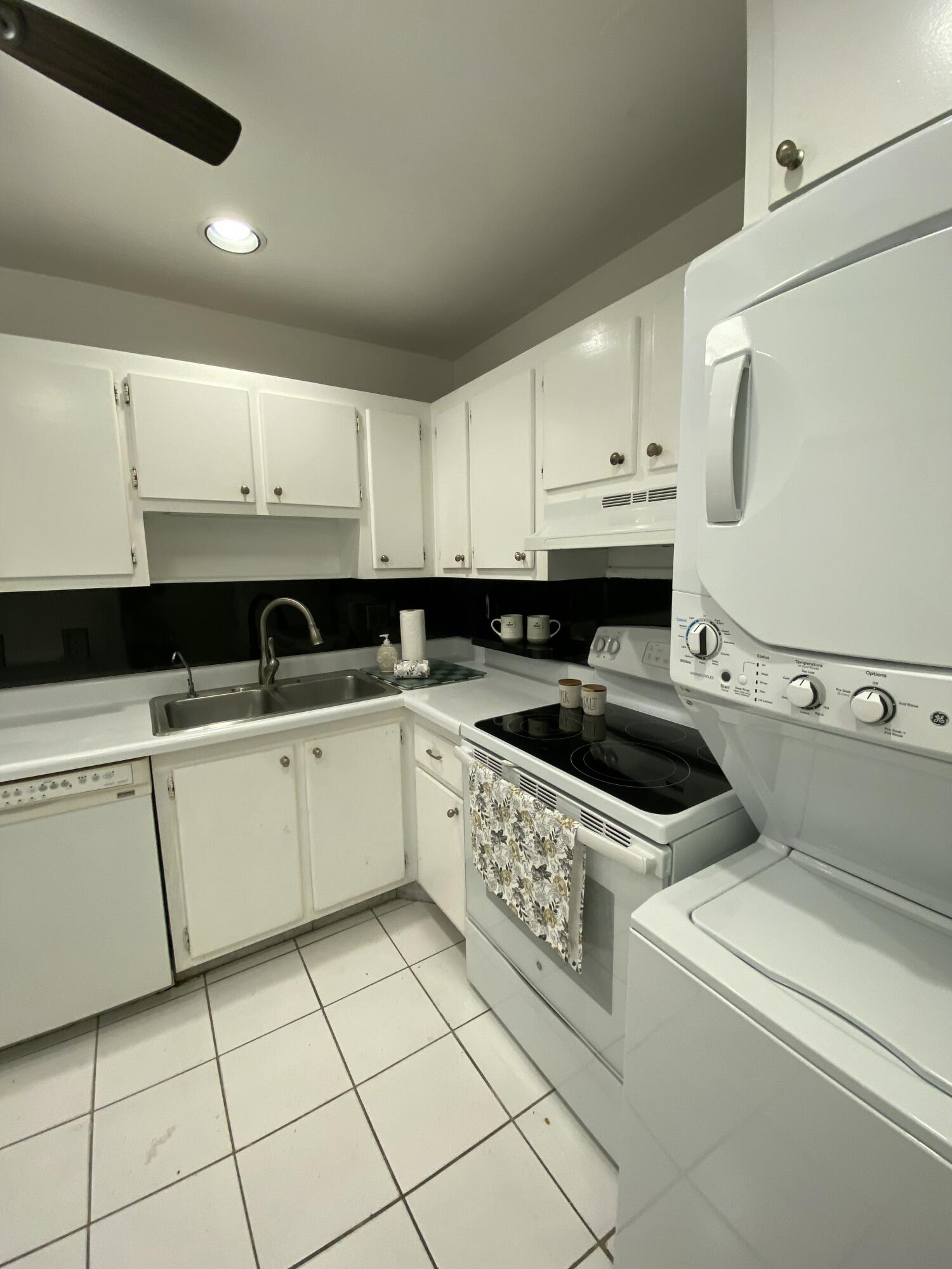 FOUNTAINS OF PALM BEACH CONDO 7 - Residential