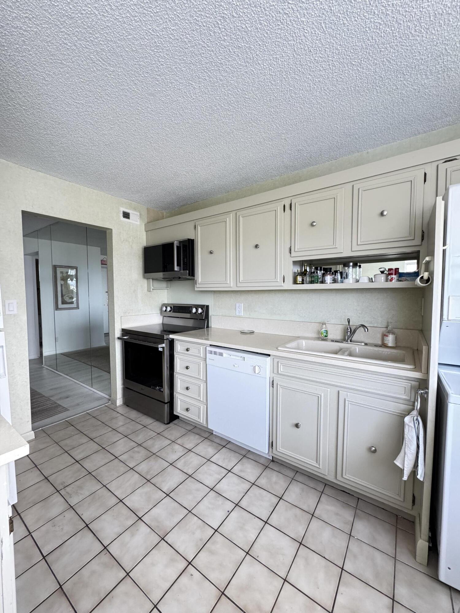 Sea Ranch Lakes North Con - Residential Lease