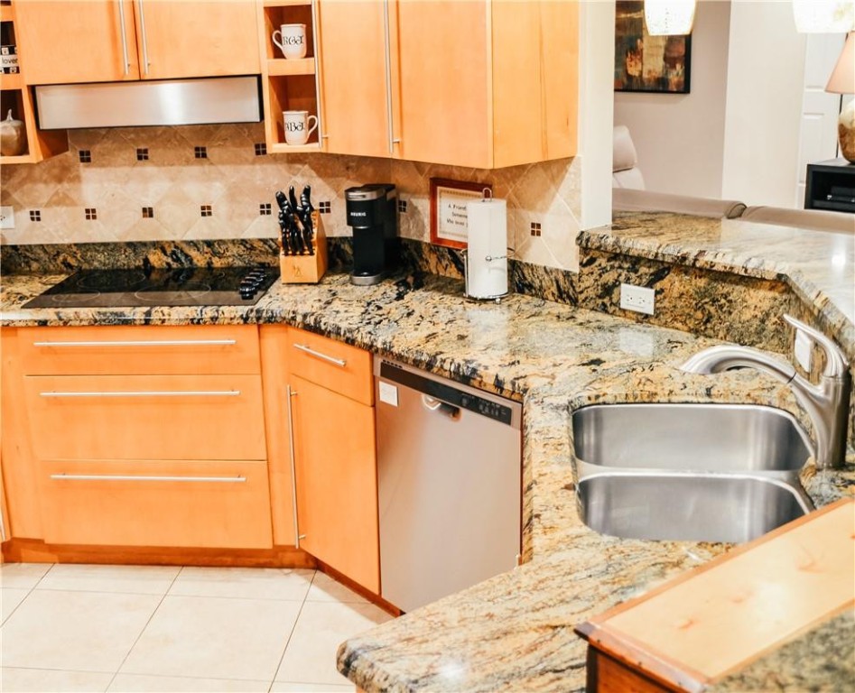 CORAL KEY VILLAS - Residential