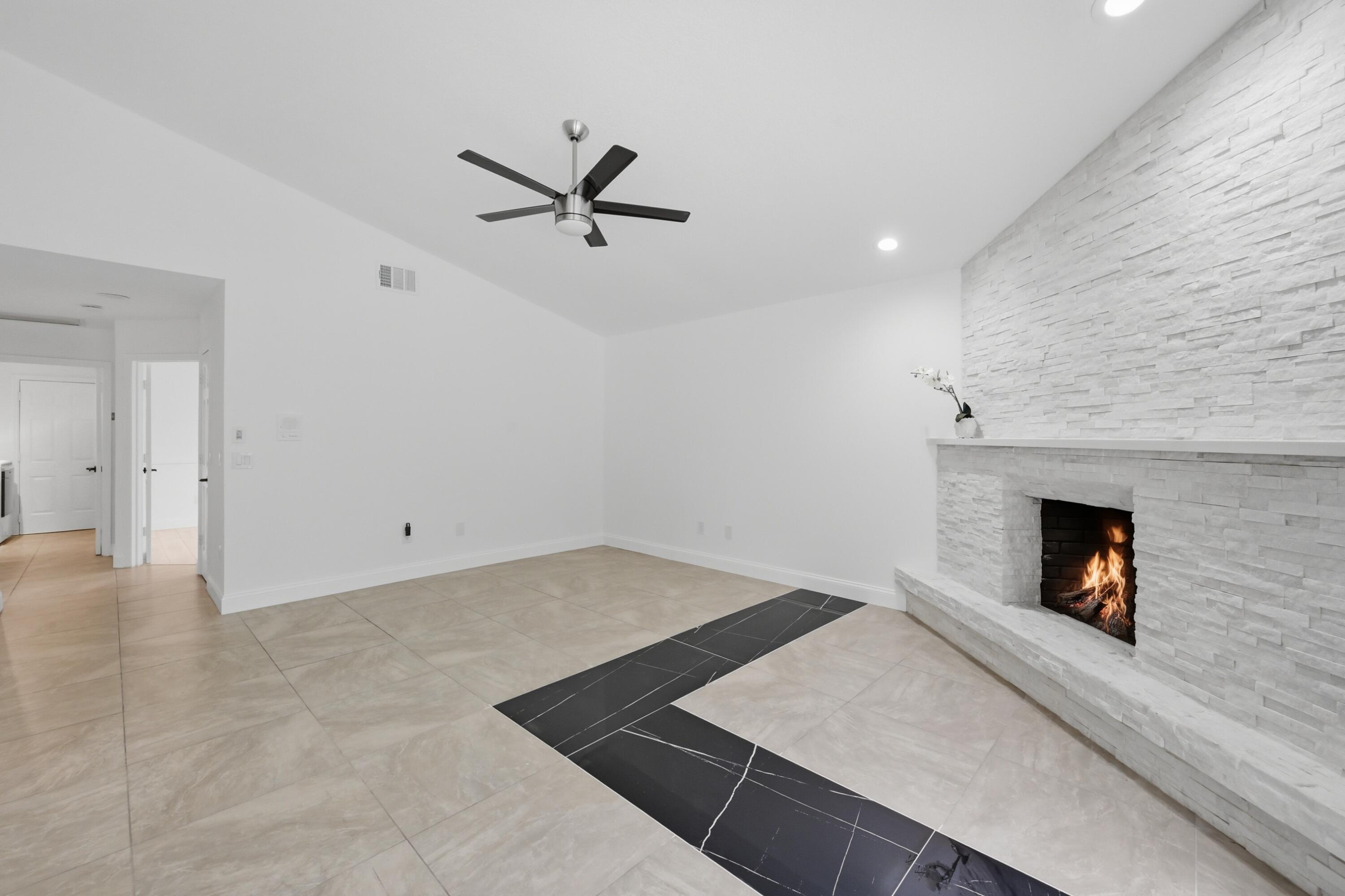 PINE RIDGE - Residential