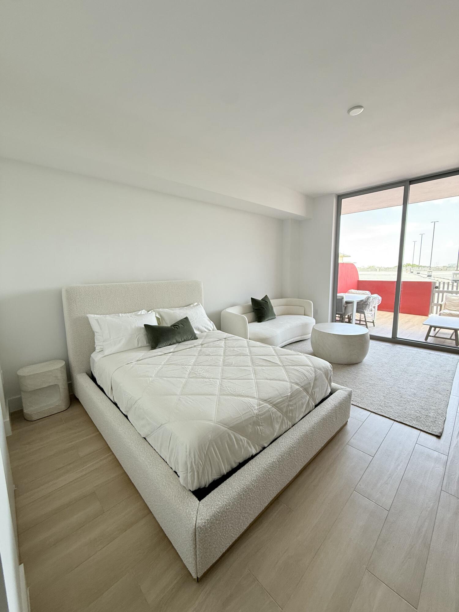 Fully furnished and move-in ready! Be among the first to live in this brand-new luxury residential building located in the heart of the Design District. Flexible lease terms available. Enjoy resort-style amenities including a fitness center, sauna, pickleball court, theater room, game room, business center, and co-working spaces. New on-site restaurant coming soon. Walking distance to Trader Joe's, luxury shopping, top-rated restaurants, Wynwood, and Miami's renowned Design District. Perfect for professionals, remote workers, and those seeking a vibrant urban lifestyle.