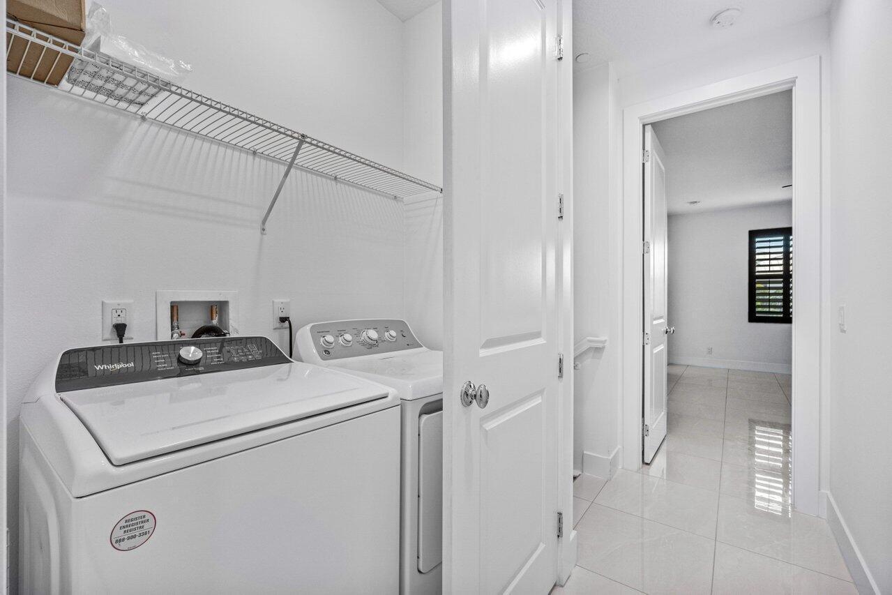 ALTON NEIGHBORHOOD 1 - Residential Lease