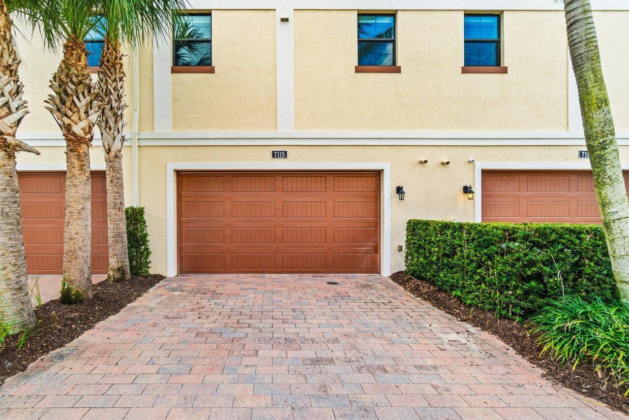 ALTON NEIGHBORHOOD 1 - Residential Lease