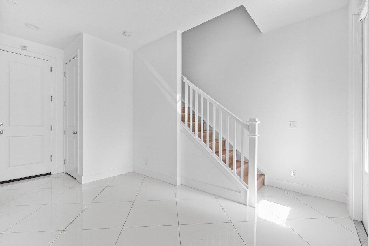 ALTON NEIGHBORHOOD 1 - Residential Lease