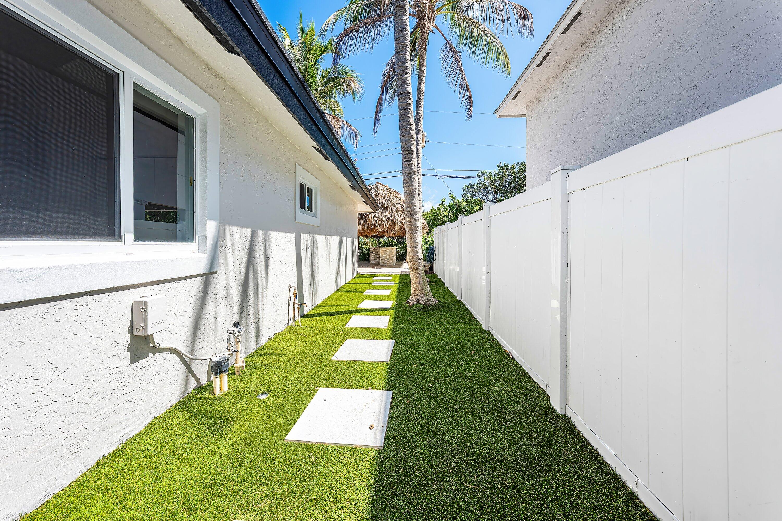 BOCA VILLAS HEIGHTS - Residential
