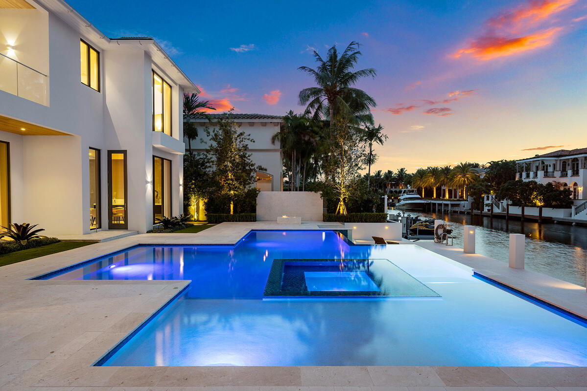 ROYAL PALM YACHT & COUNTRY CLUB - Residential