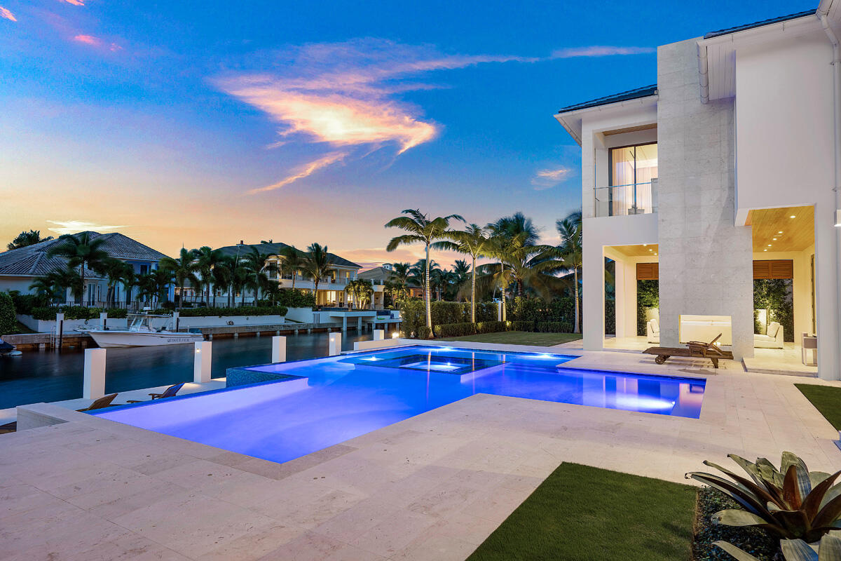 ROYAL PALM YACHT & COUNTRY CLUB - Residential