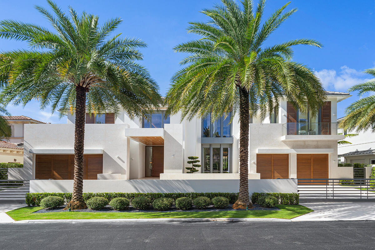 ROYAL PALM YACHT & COUNTRY CLUB - Residential