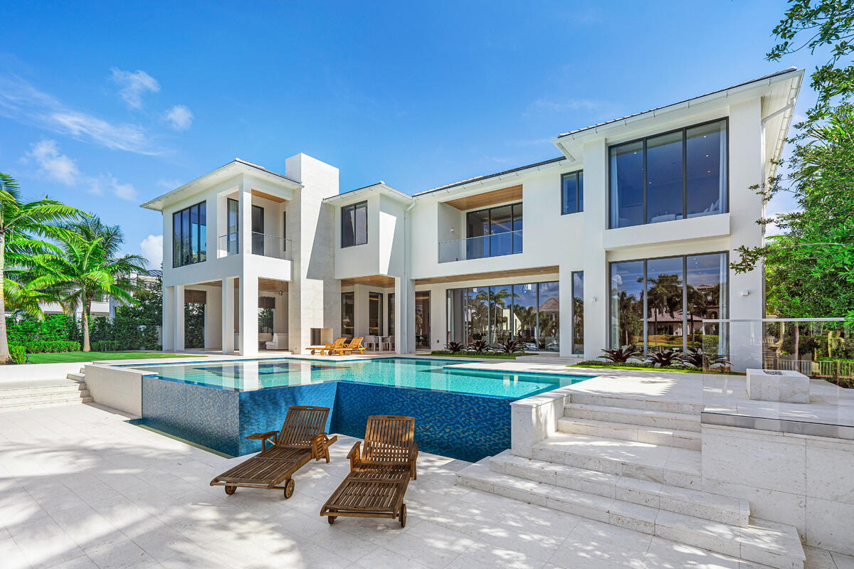 ROYAL PALM YACHT & COUNTRY CLUB - Residential