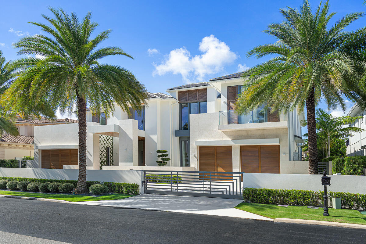 ROYAL PALM YACHT & COUNTRY CLUB - Residential