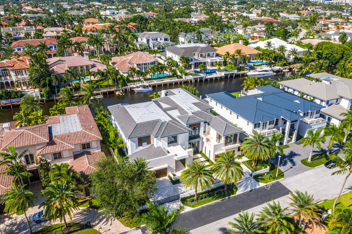 ROYAL PALM YACHT & COUNTRY CLUB - Residential