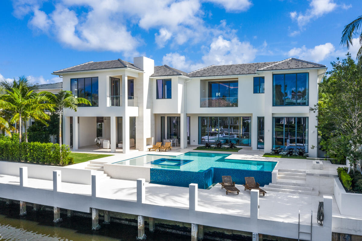 ROYAL PALM YACHT & COUNTRY CLUB - Residential