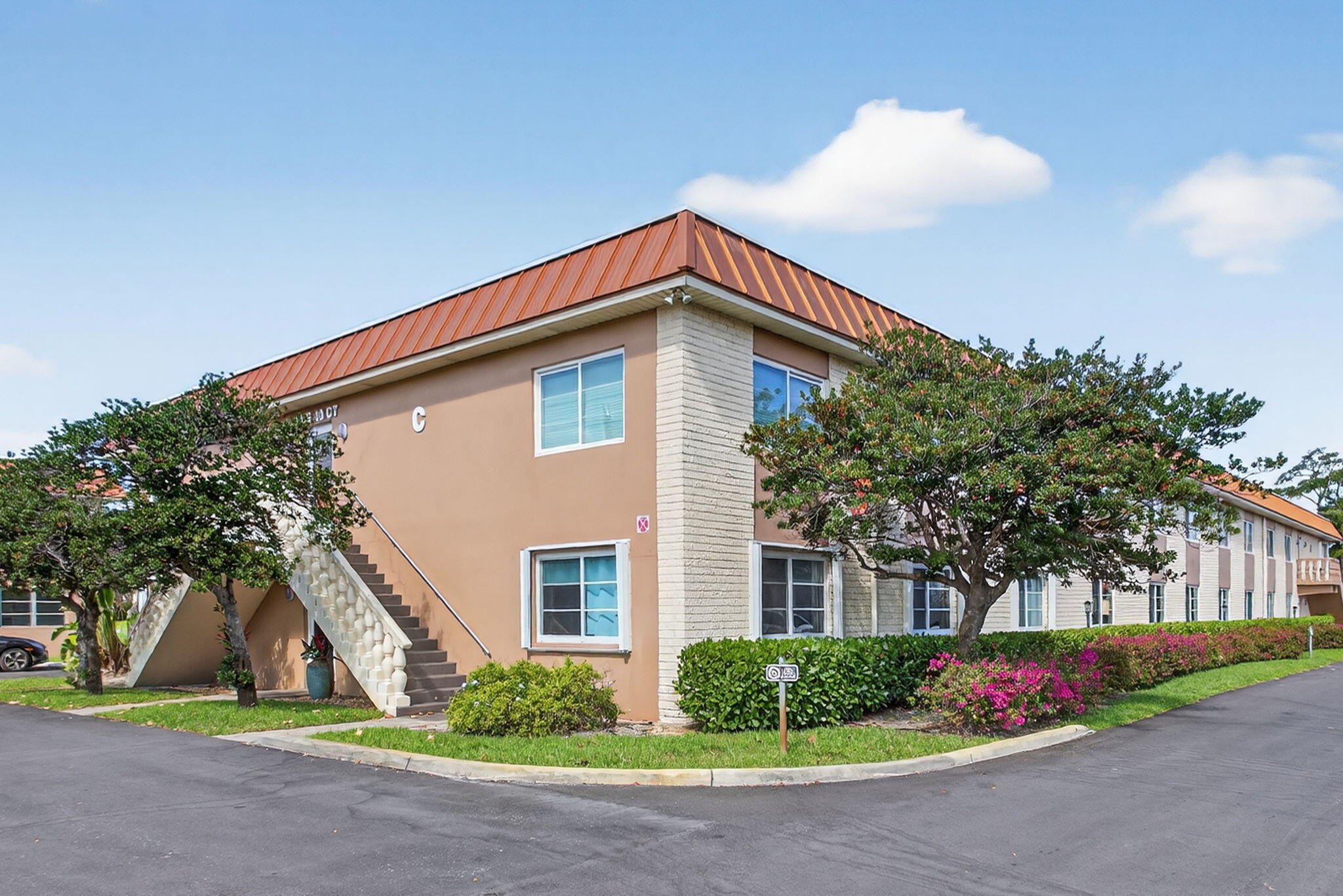 Beautifully fully renovated 1-bedroom, 1-bath condo in the desirable Manor Grove community in Wilton Manors. This bright and stylish unit features an open living and dining layout, modern finishes throughout, and a spacious bedroom with walk-in closet. Located on the second floor, offering added privacy and natural light. Enjoy resort-style amenities including pool, clubhouse, and beautifully maintained grounds. Prime location just minutes to Wilton Drive, shopping, dining, and beaches. Unit currently tenant occupied—great opportunity for investors or future end users.