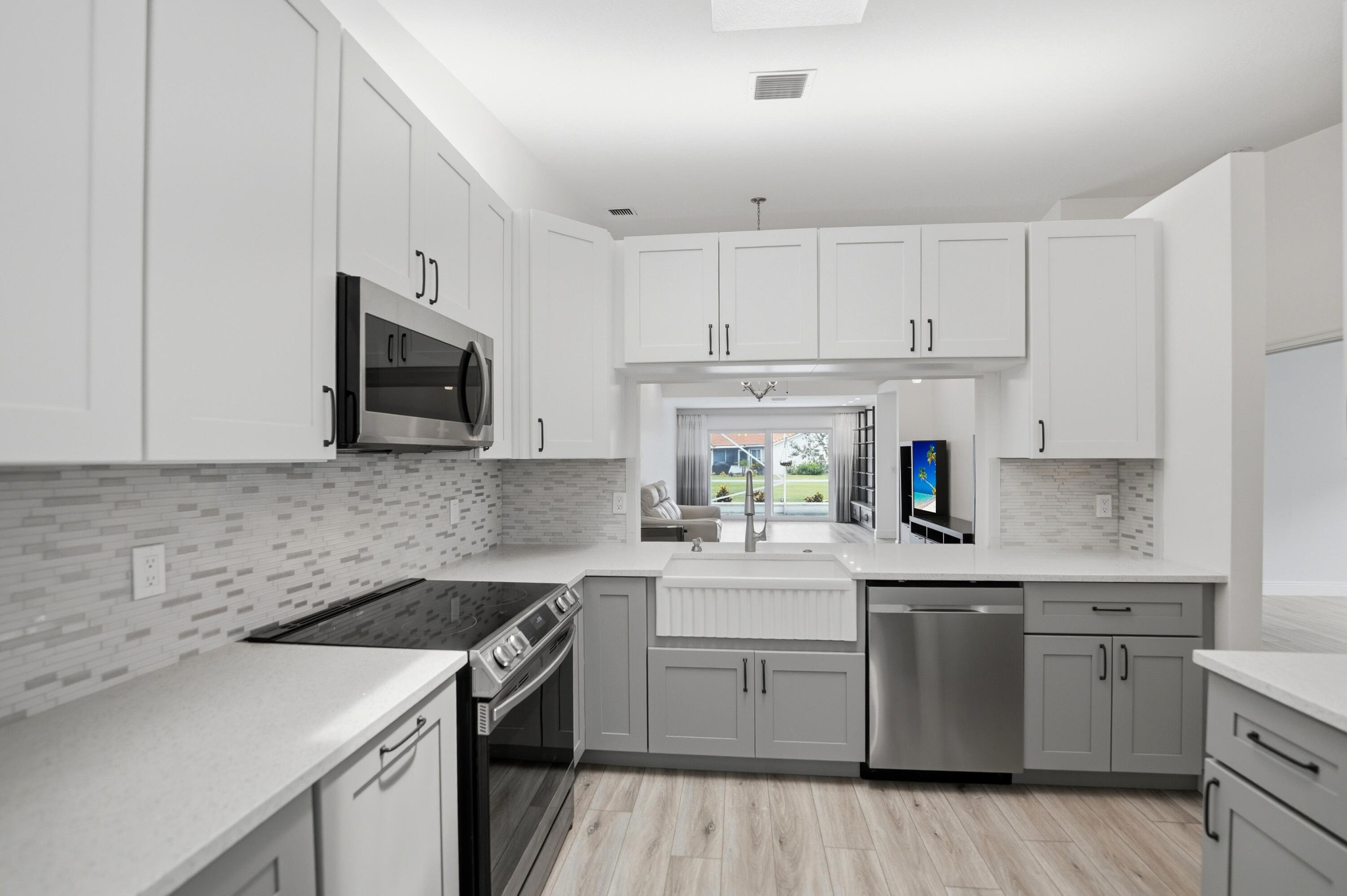 SAUSALITO PLACE - Residential
