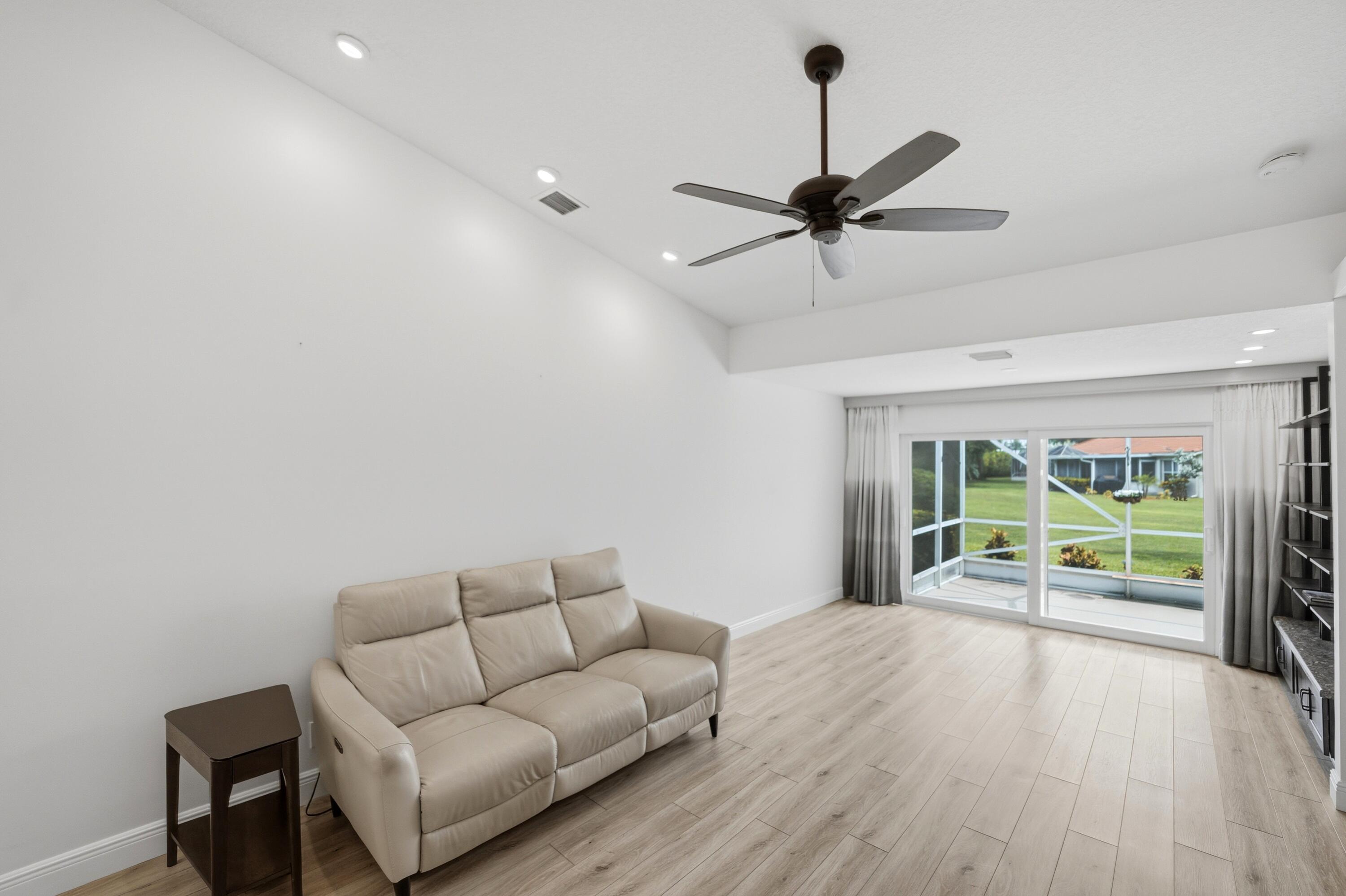 SAUSALITO PLACE - Residential
