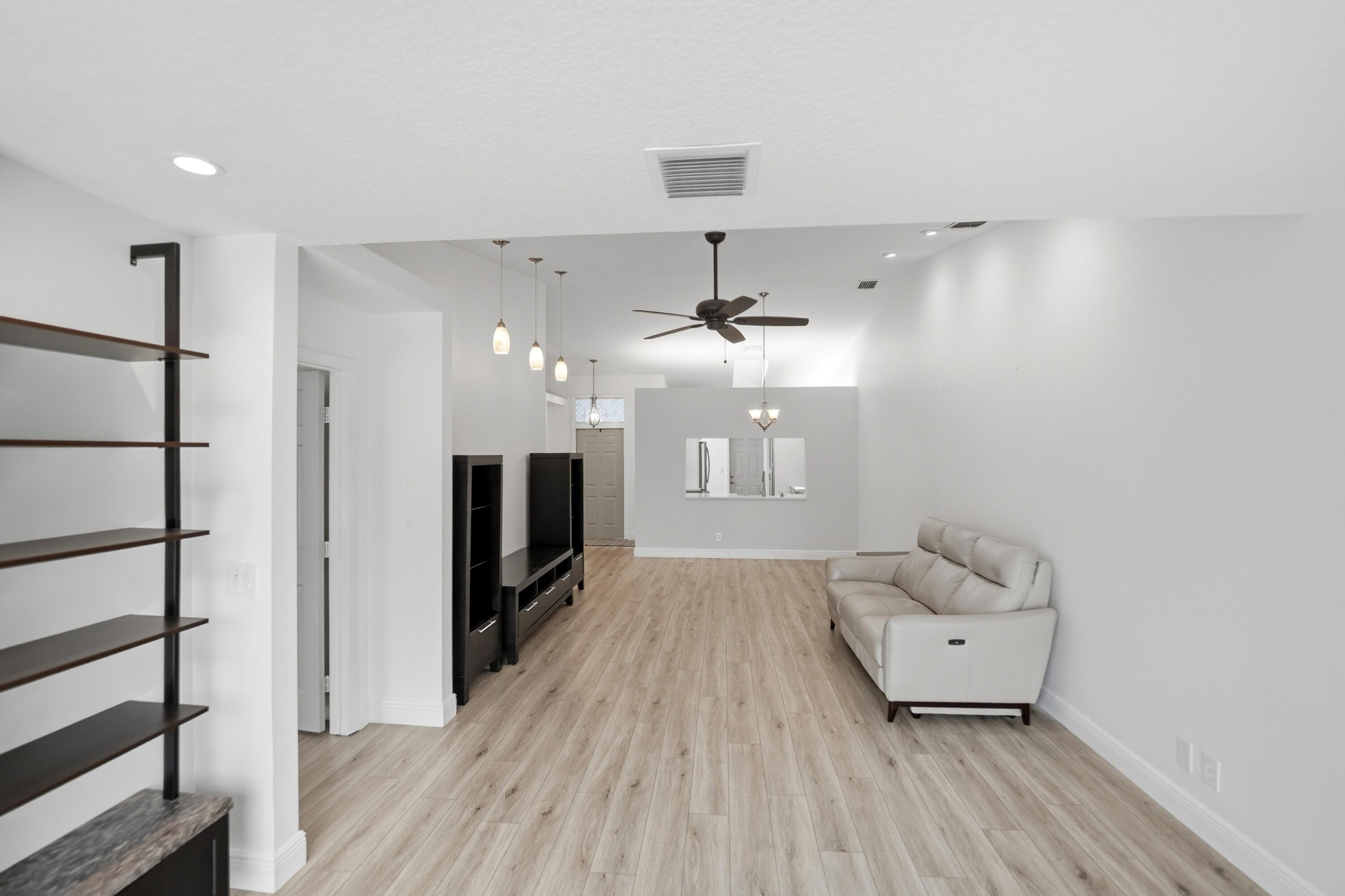 SAUSALITO PLACE - Residential