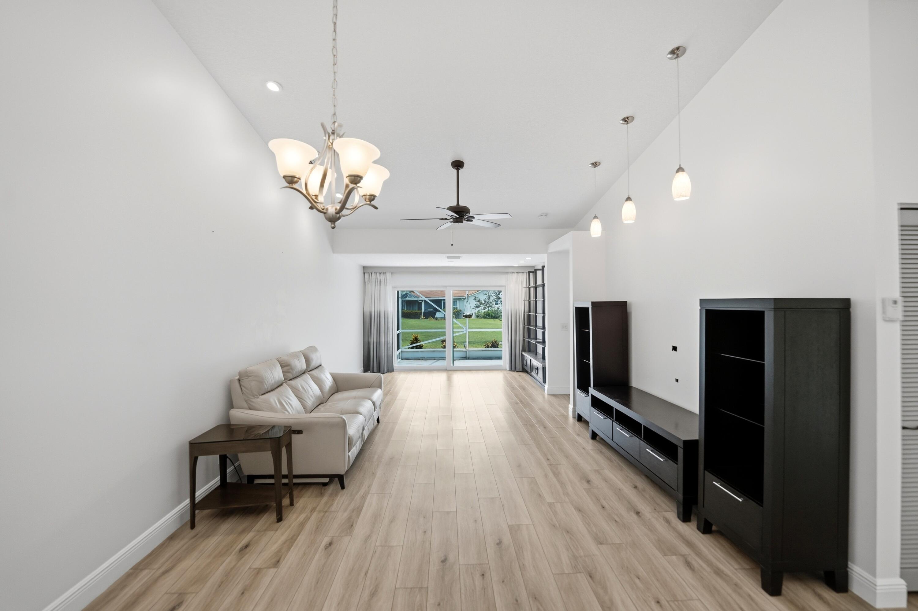 SAUSALITO PLACE - Residential