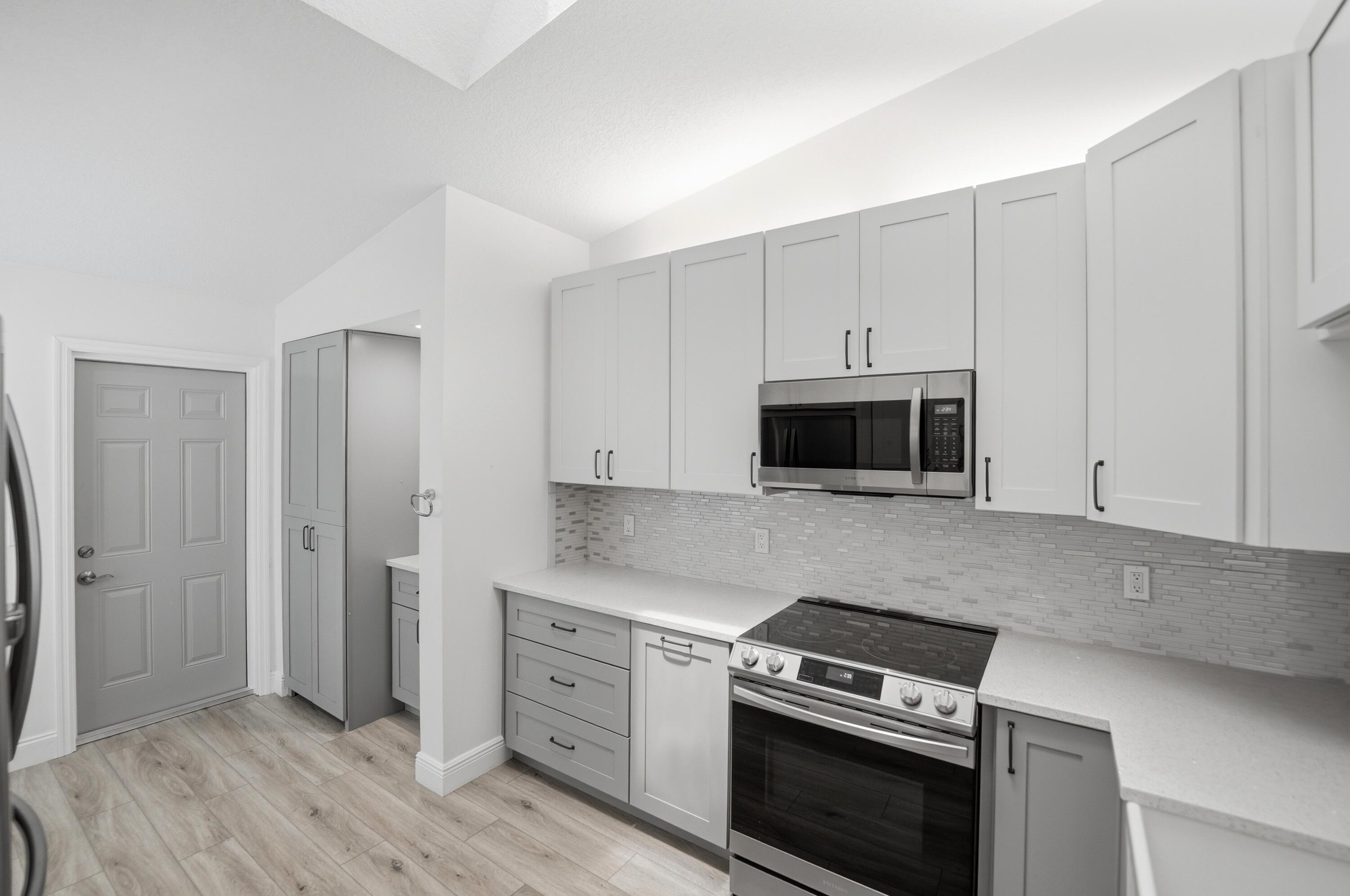 SAUSALITO PLACE - Residential