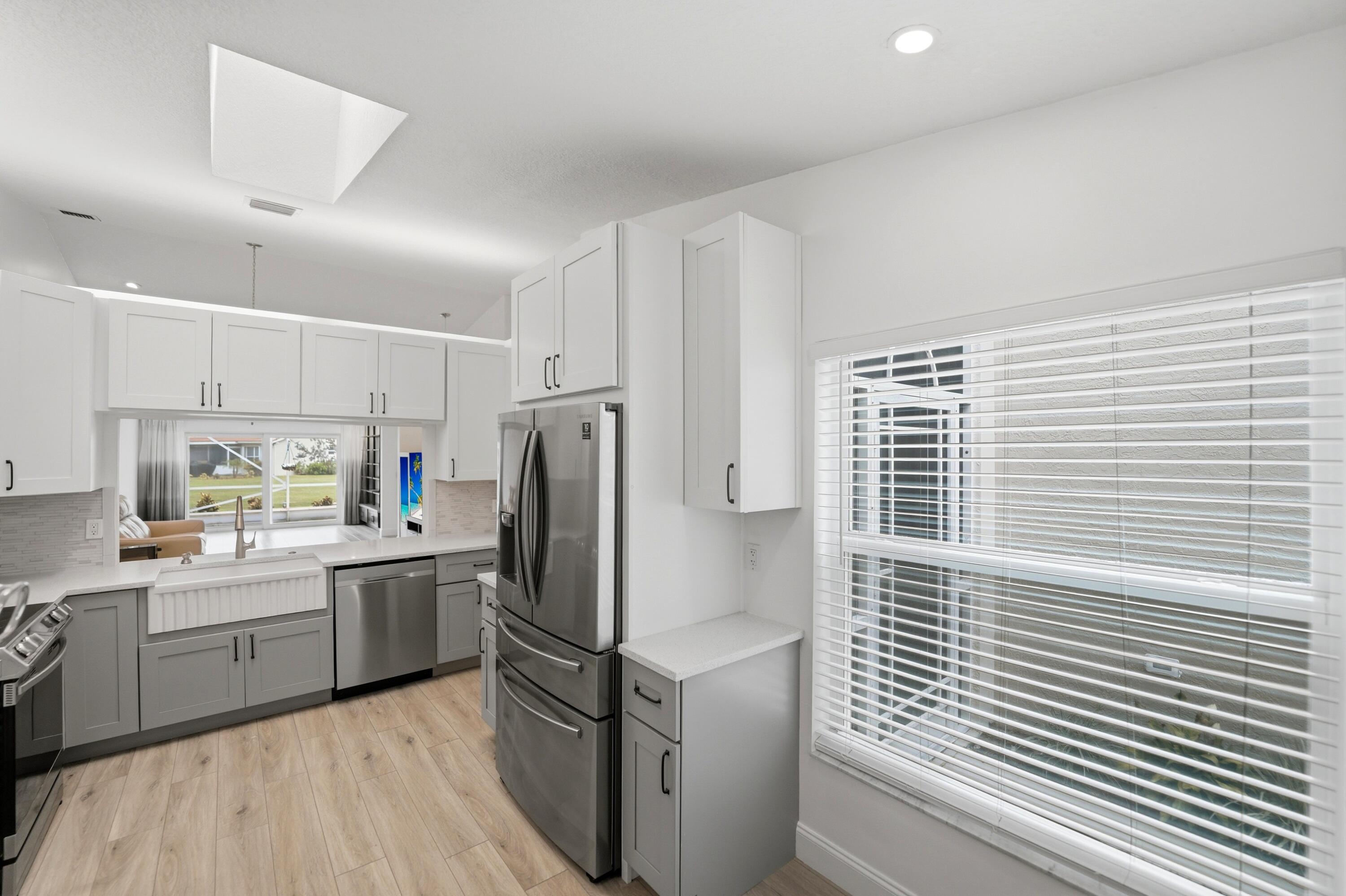 SAUSALITO PLACE - Residential