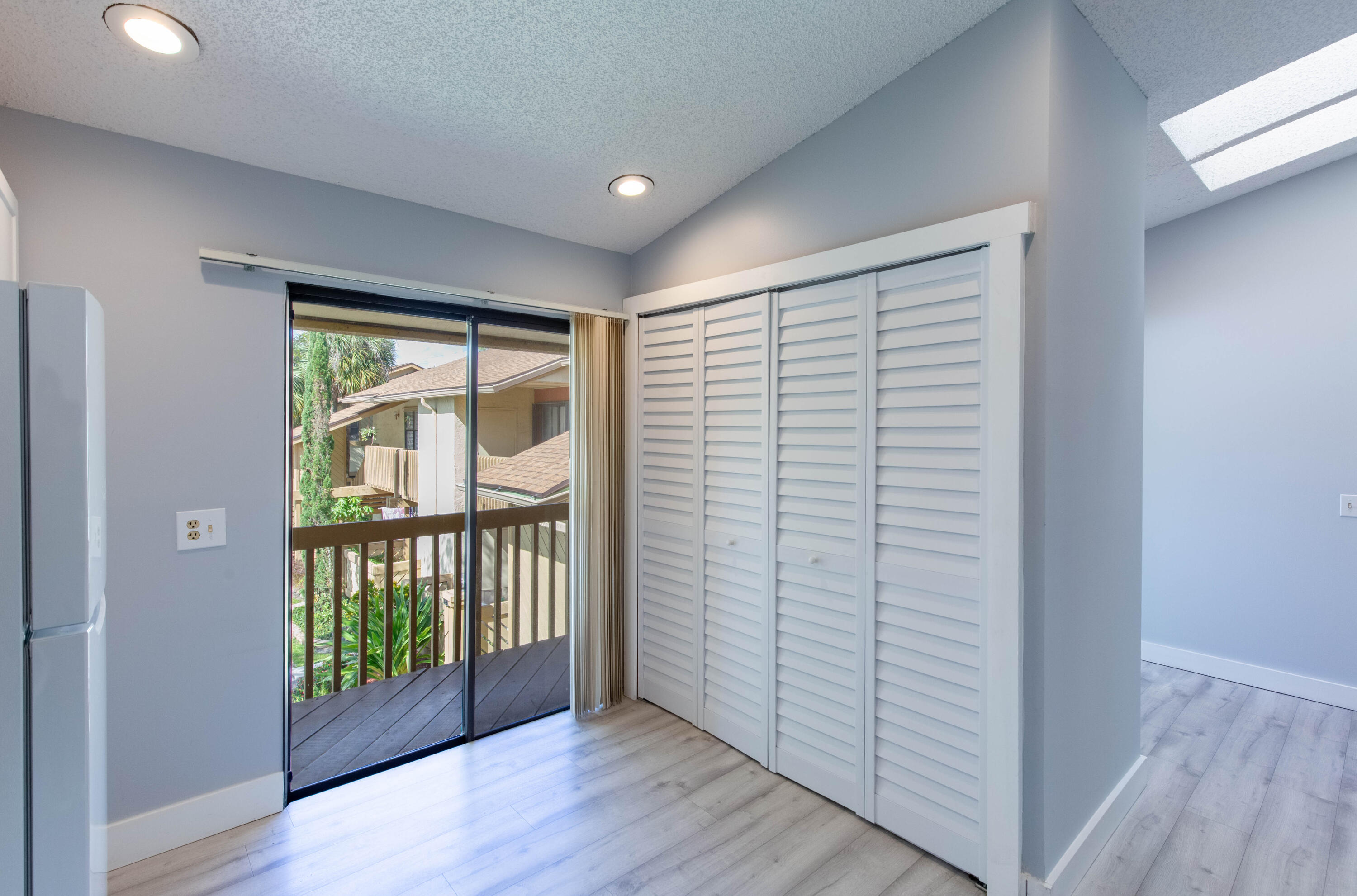 SHEFFIELD WOODS AT WELLINGTON CONDO - Residential