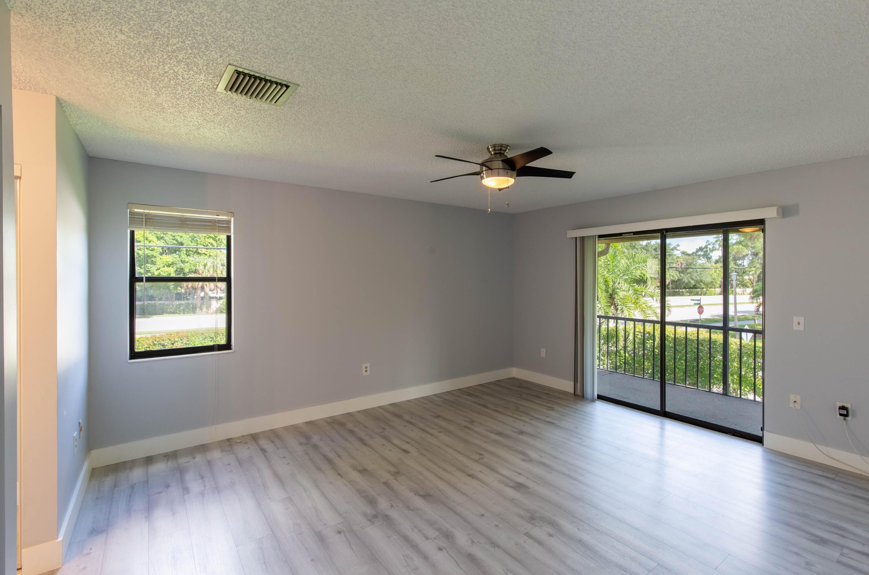 SHEFFIELD WOODS AT WELLINGTON CONDO - Residential