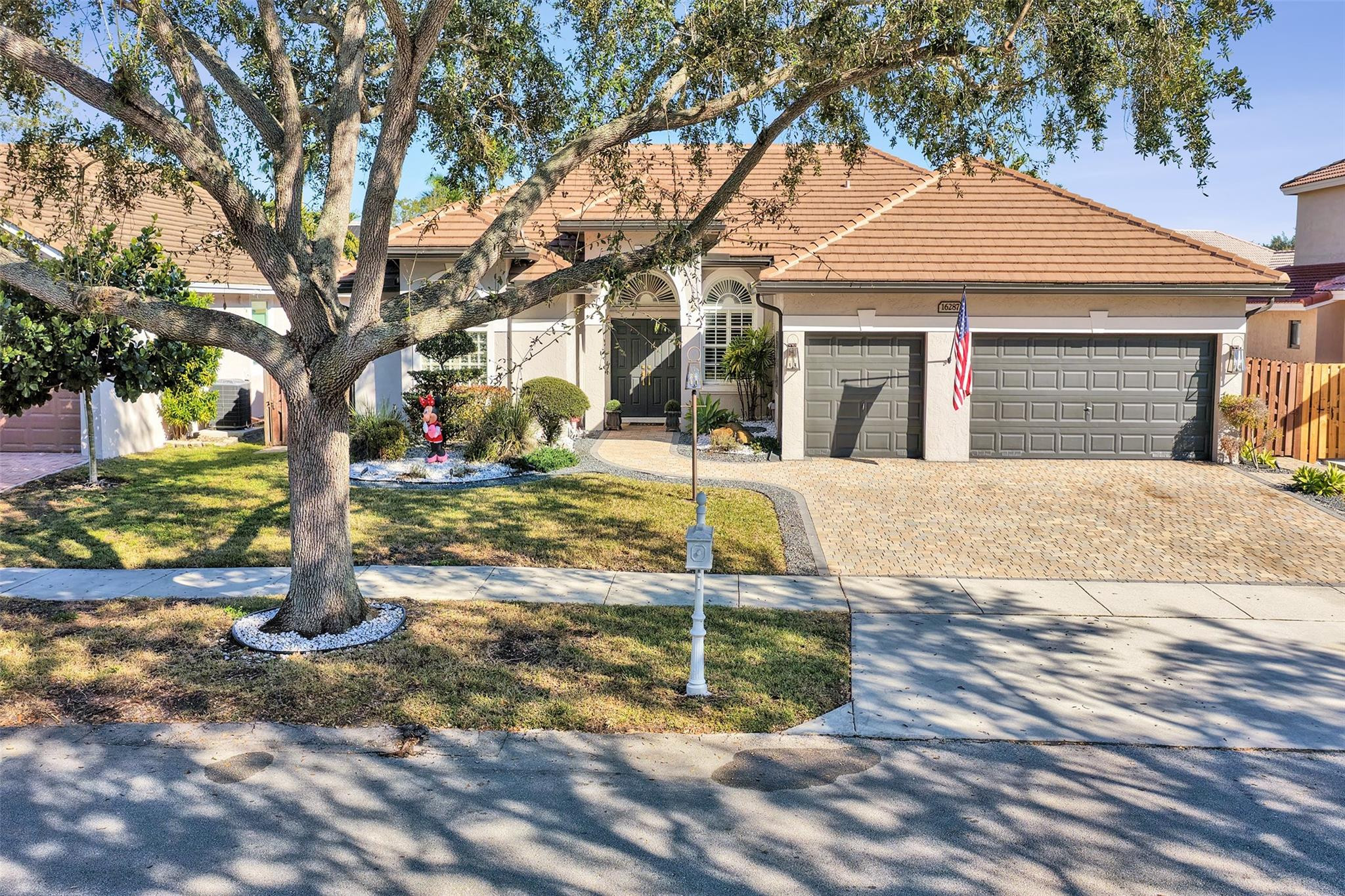 Stoneridge Lake Estates - Residential