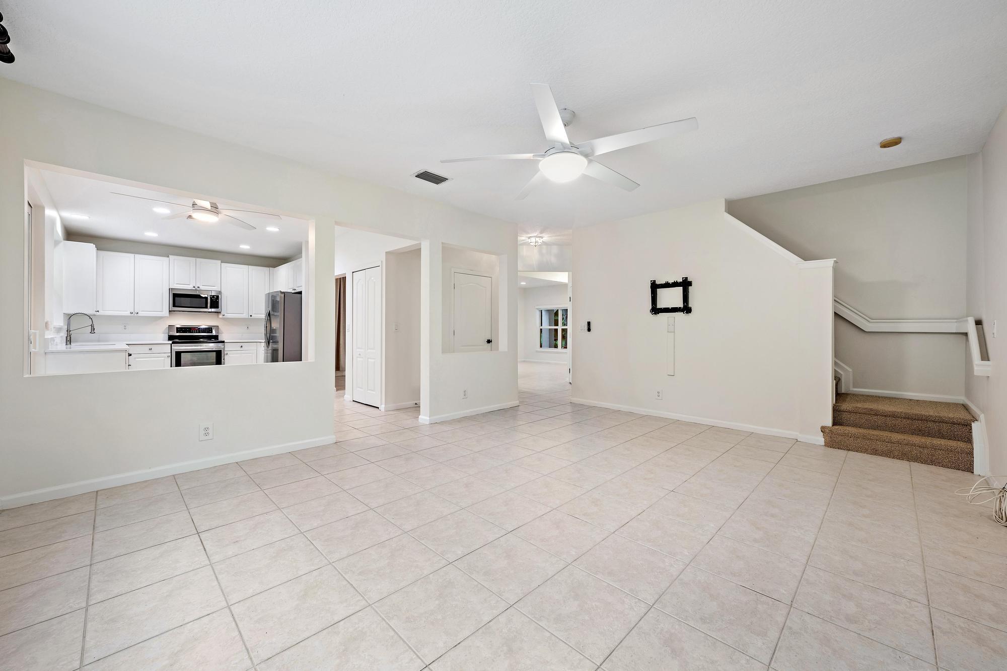 PALM POINTE AT MARTIN DOWNS (AKA MARTIN DOWNS PLAT - Residential