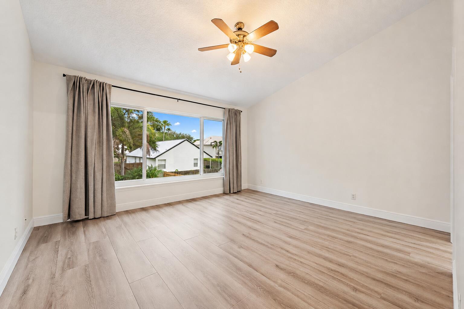 PALM POINTE AT MARTIN DOWNS (AKA MARTIN DOWNS PLAT - Residential